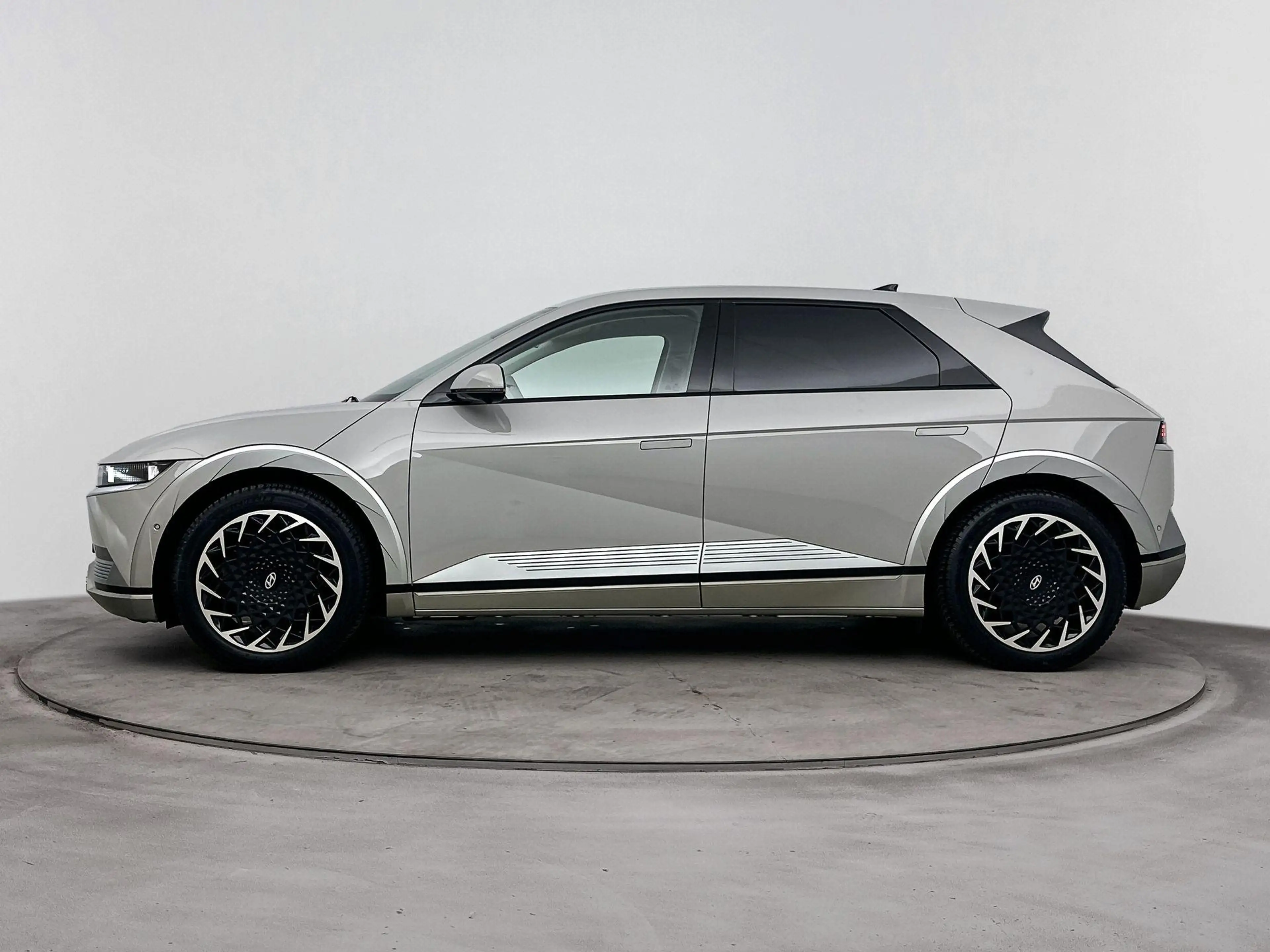 Hyundai IONIQ 5 LOUNGE 73kWh | SoH 97% | TREKHAAK | BOSE | NAVI | — photo 3