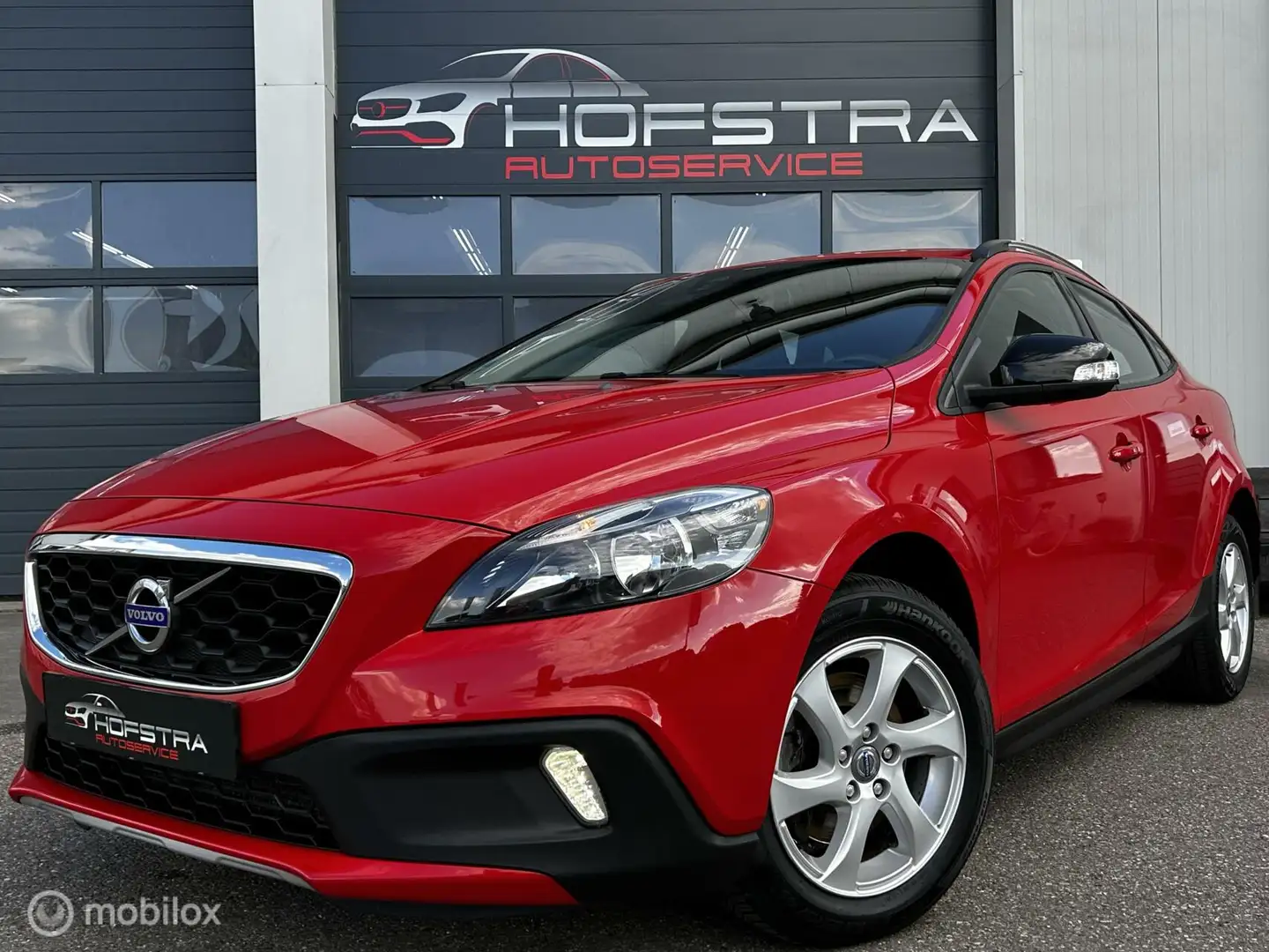 Volvo V40 Cross Country 1.6 T4 Kinetic Navi Clima Orig NL Rojo - 1