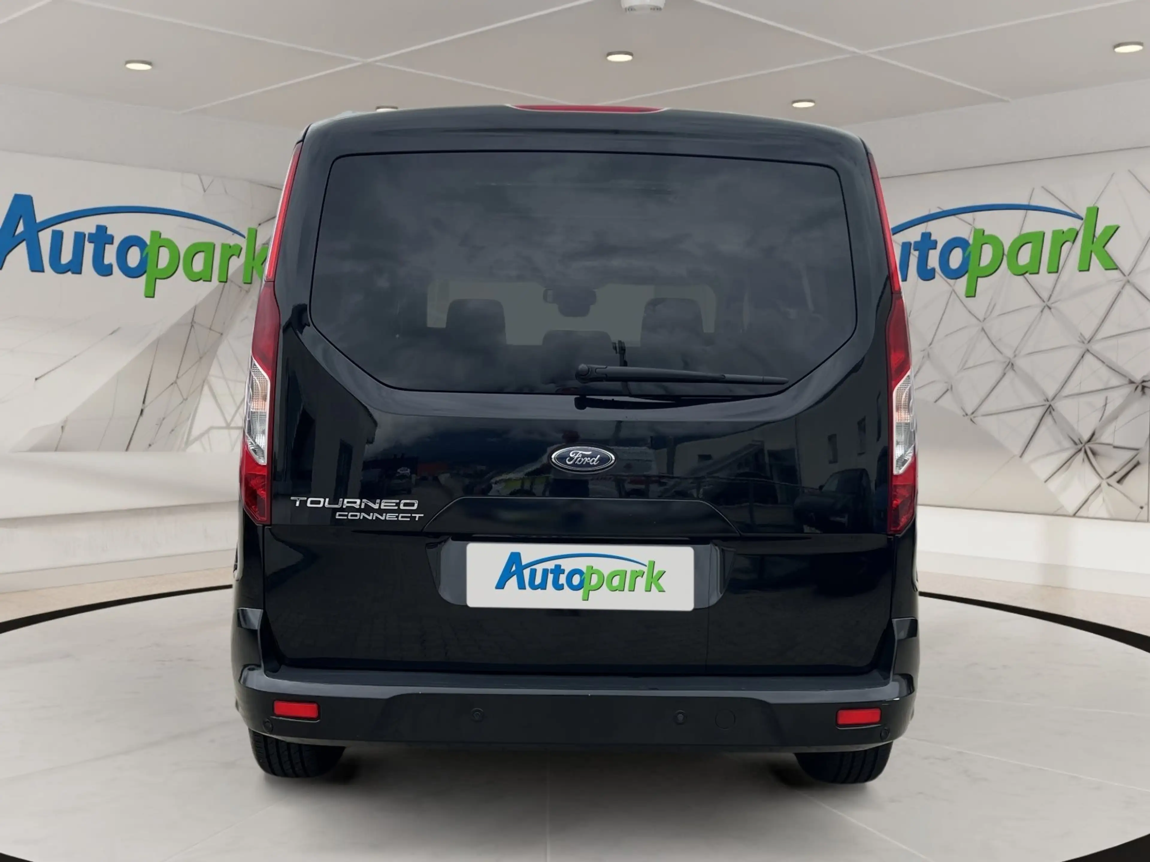 Ford Tourneo Connect Titanium 1,5 TDCi L1 — photo 7