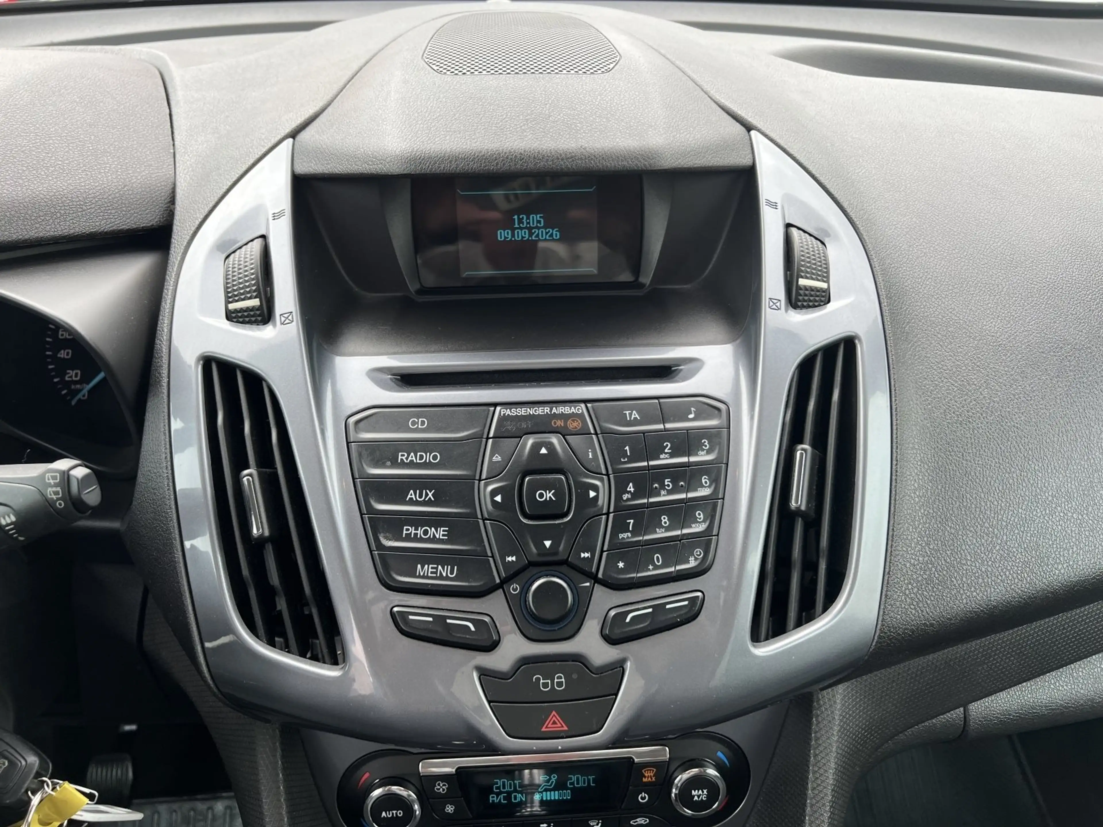 Ford Tourneo Connect Titanium 1,5 TDCi L1 — photo 10