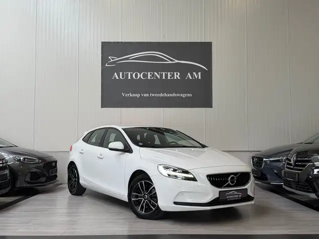 Volvo V40 V40 1.5 T3 Kinetic Geartronic Full LED** Cruise** NAVI** CAM