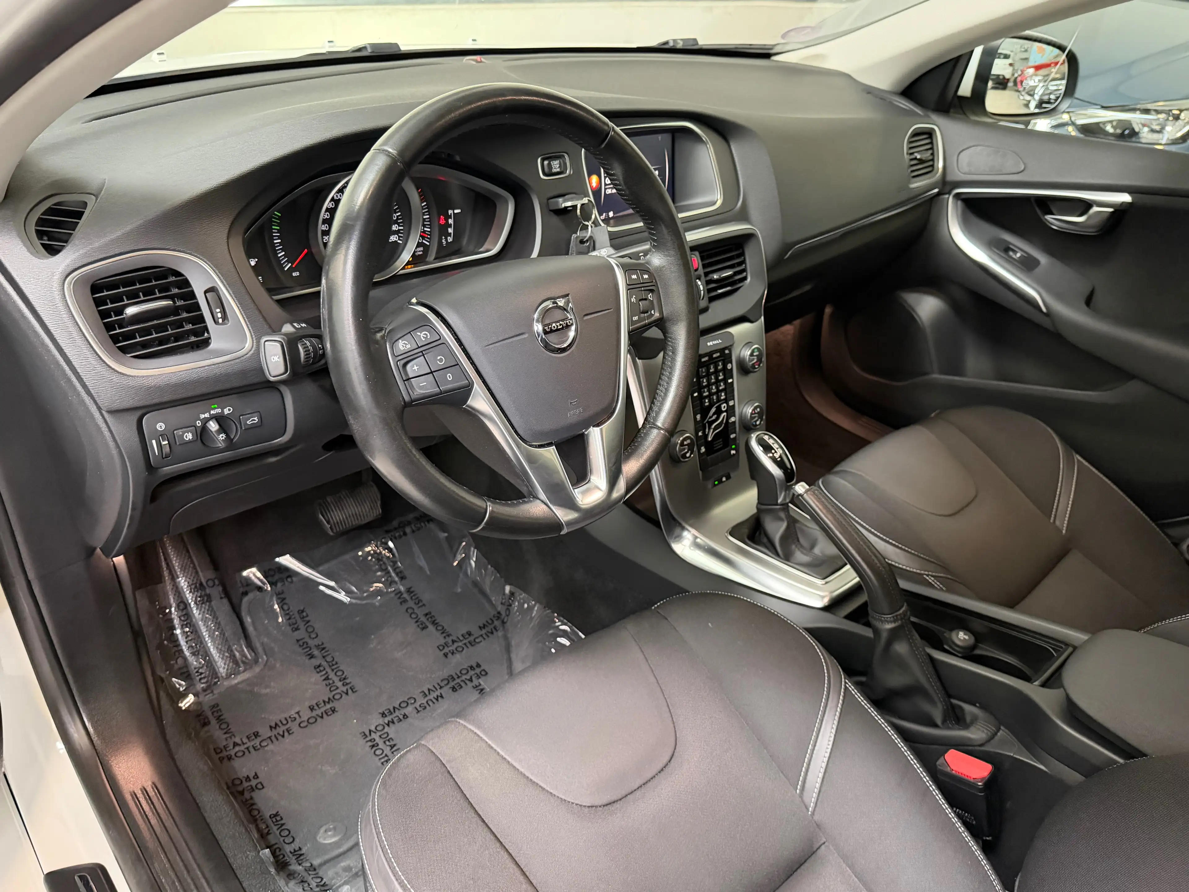 Volvo V40 V40 1.5 T3 Kinetic Geartronic Full LED** Cruise** NAVI** CAM — photo 15