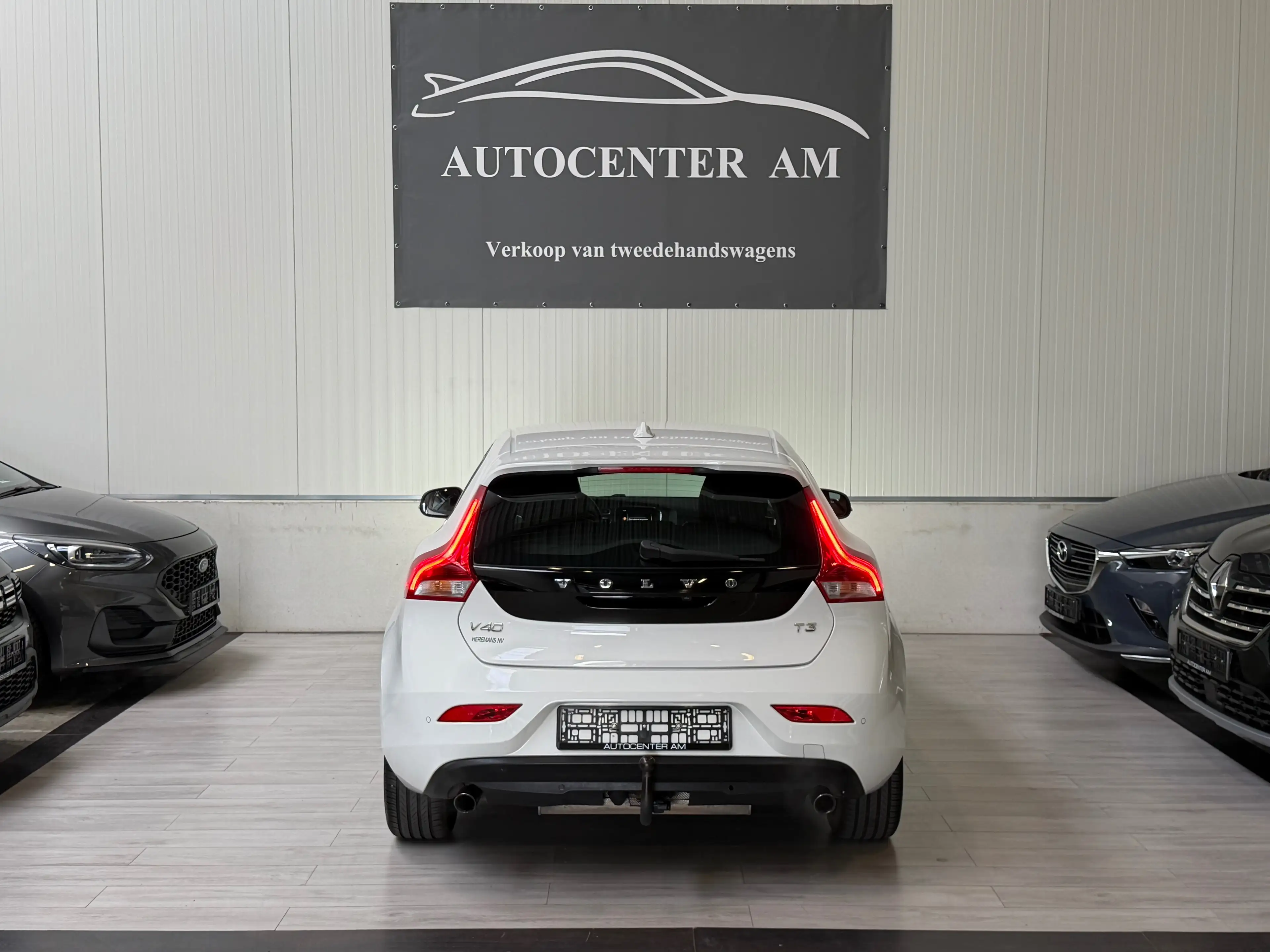 Volvo V40 V40 1.5 T3 Kinetic Geartronic Full LED** Cruise** NAVI** CAM — photo 7