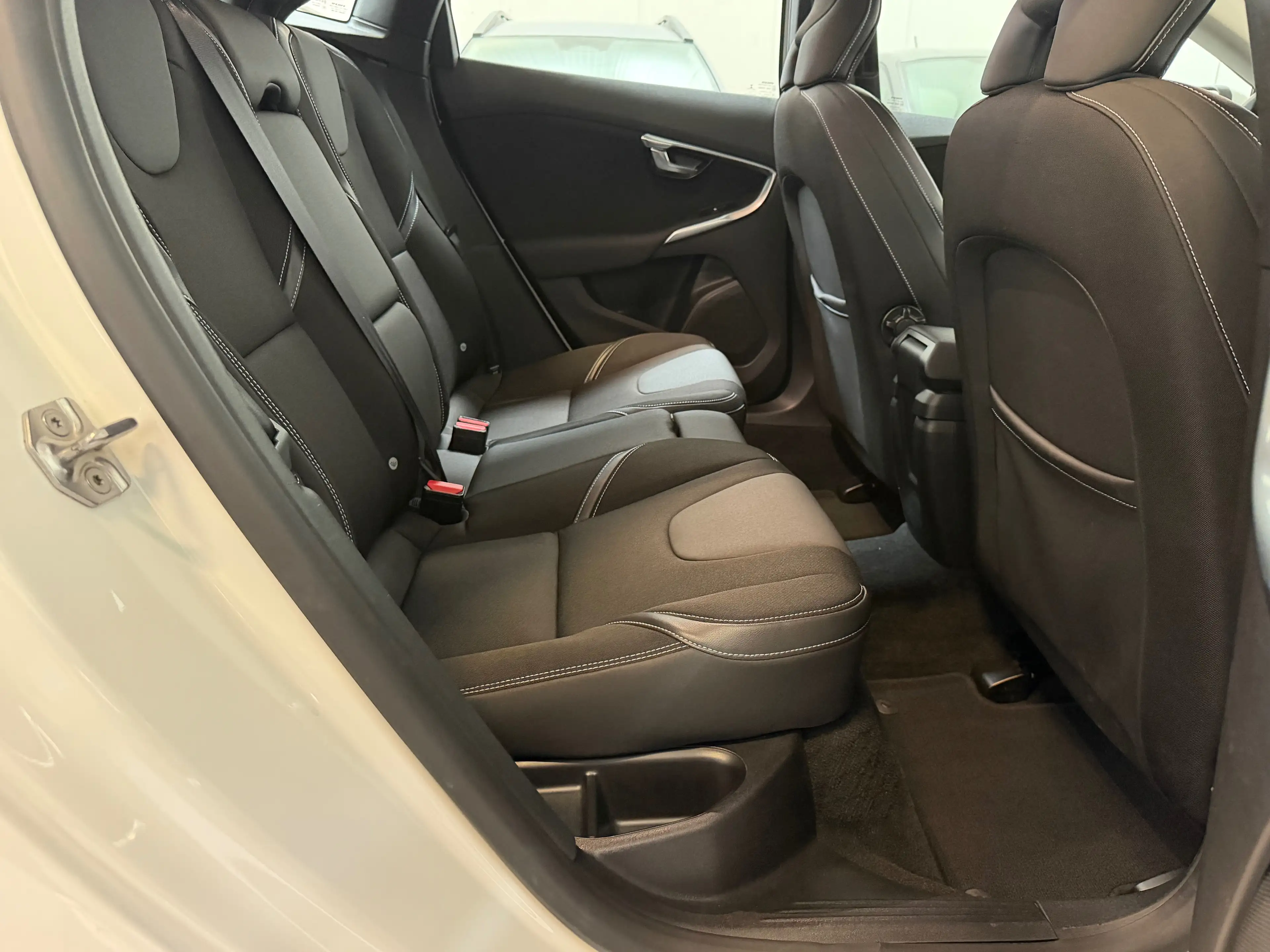 Volvo V40 V40 1.5 T3 Kinetic Geartronic Full LED** Cruise** NAVI** CAM — photo 11