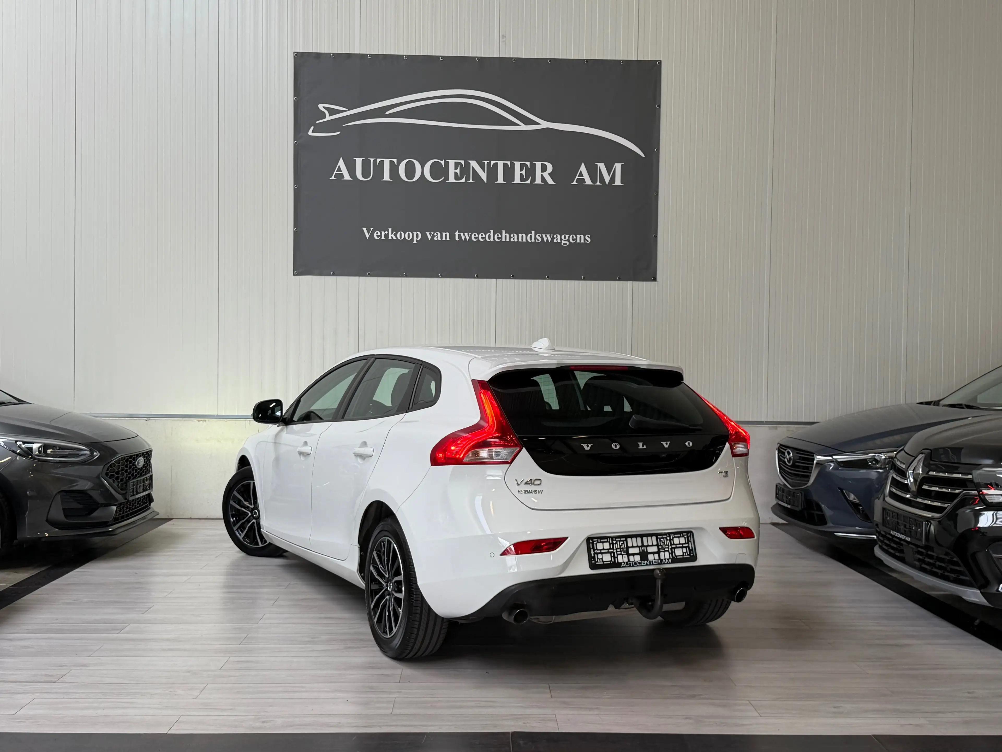 Volvo V40 V40 1.5 T3 Kinetic Geartronic Full LED** Cruise** NAVI** CAM — photo 6