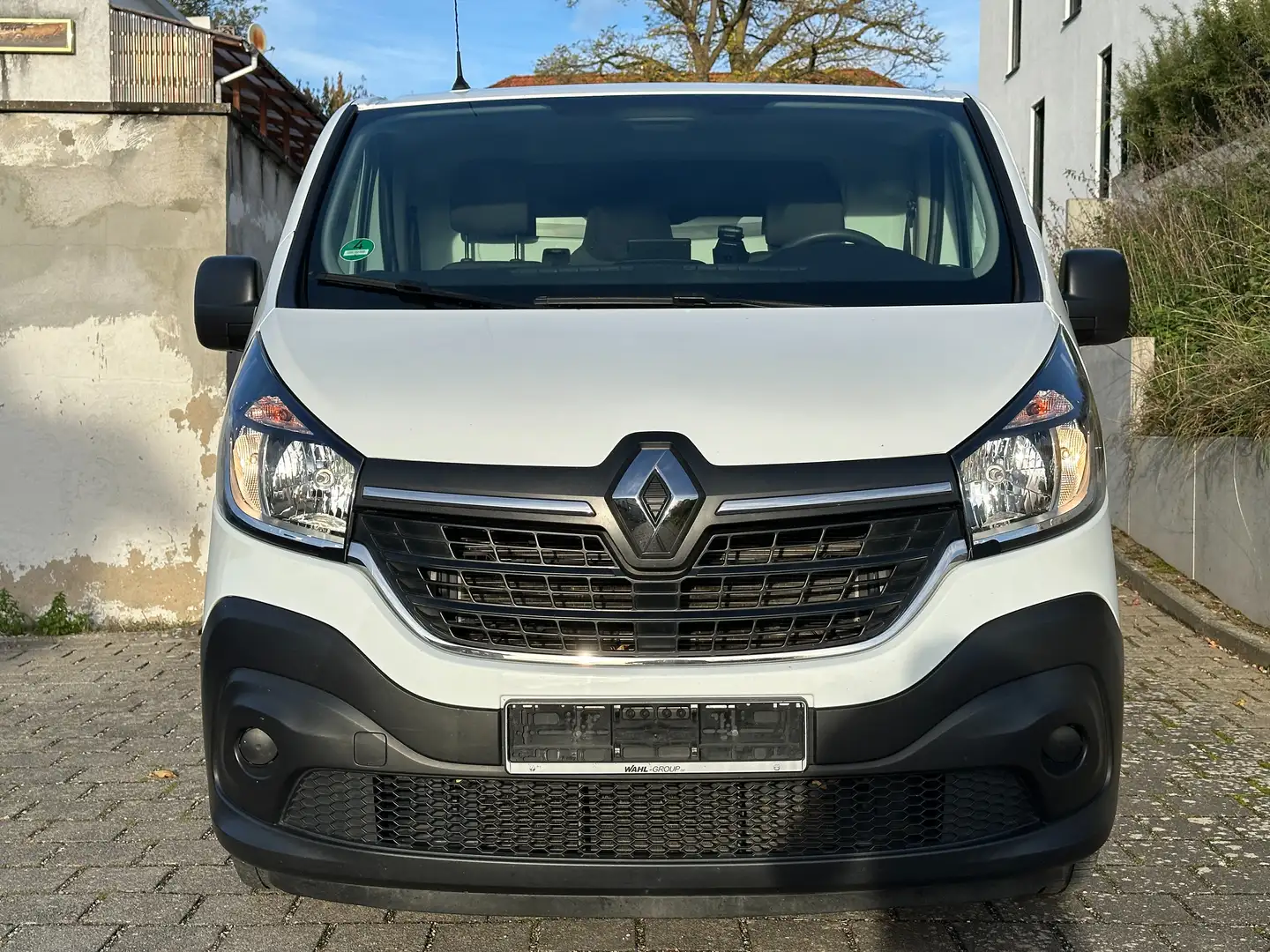 Renault Trafic L2H1 3,0t Klima AHK Weiß - 2