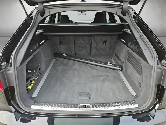 Audi S6 view 5