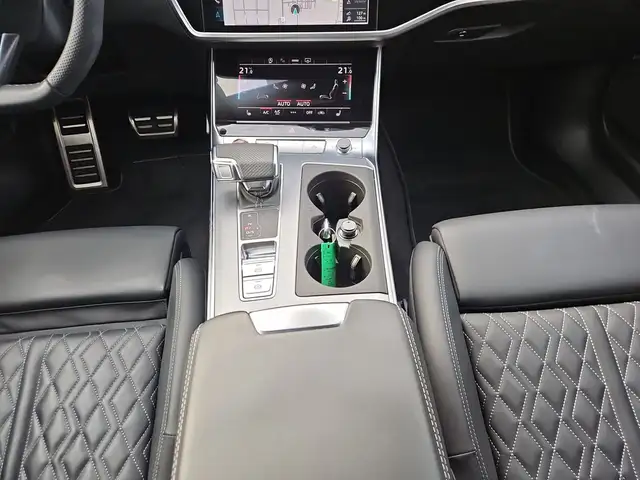 Audi S6 view 9
