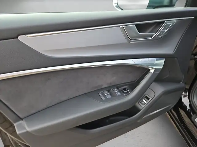 Audi S6 view 6