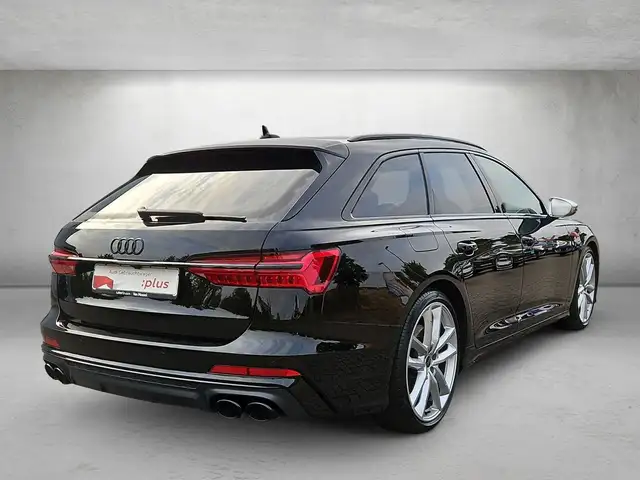 Audi S6 view 3