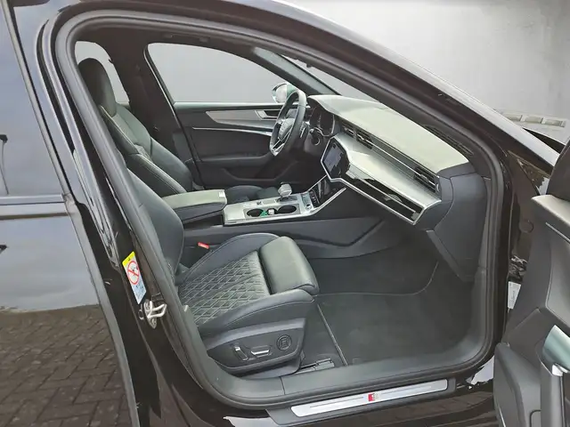 Audi S6 view 13