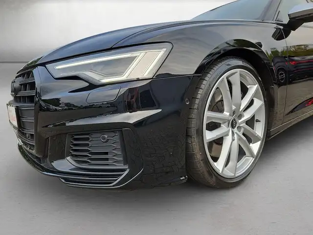 Audi S6 view 4