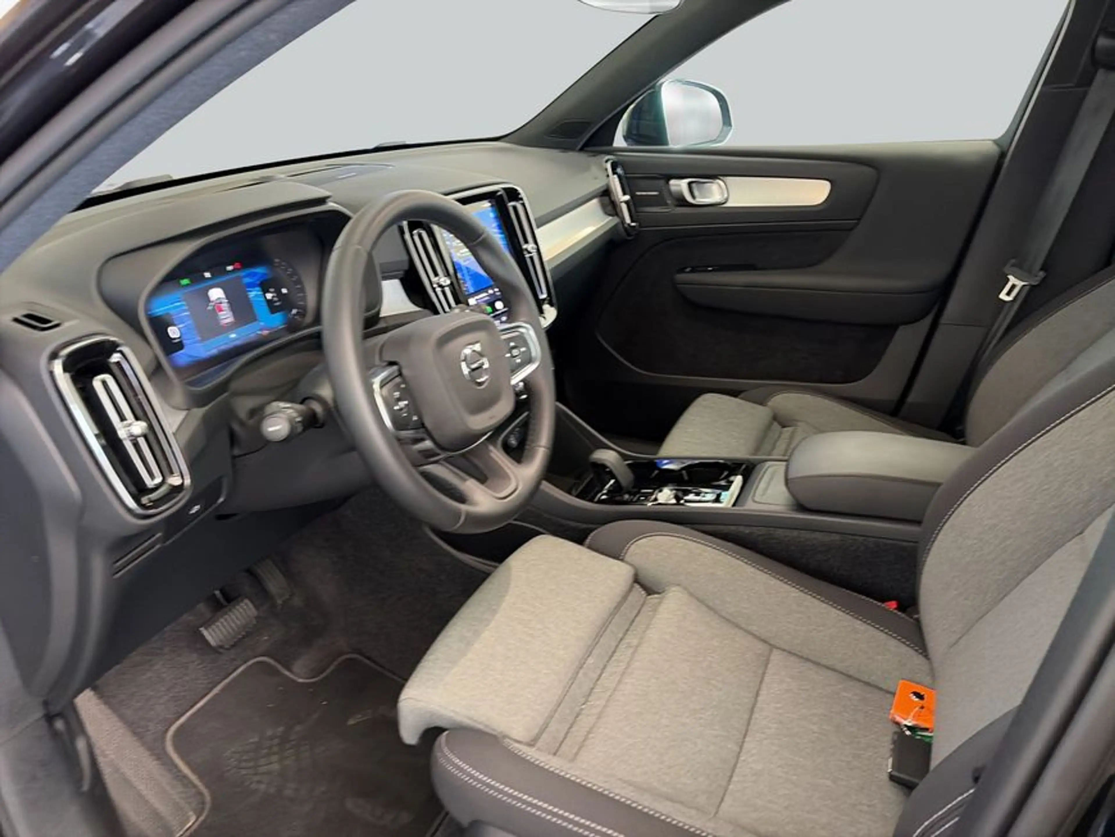 Volvo XC40 XC40 B3 B DKG Plus Black Edition — photo 9
