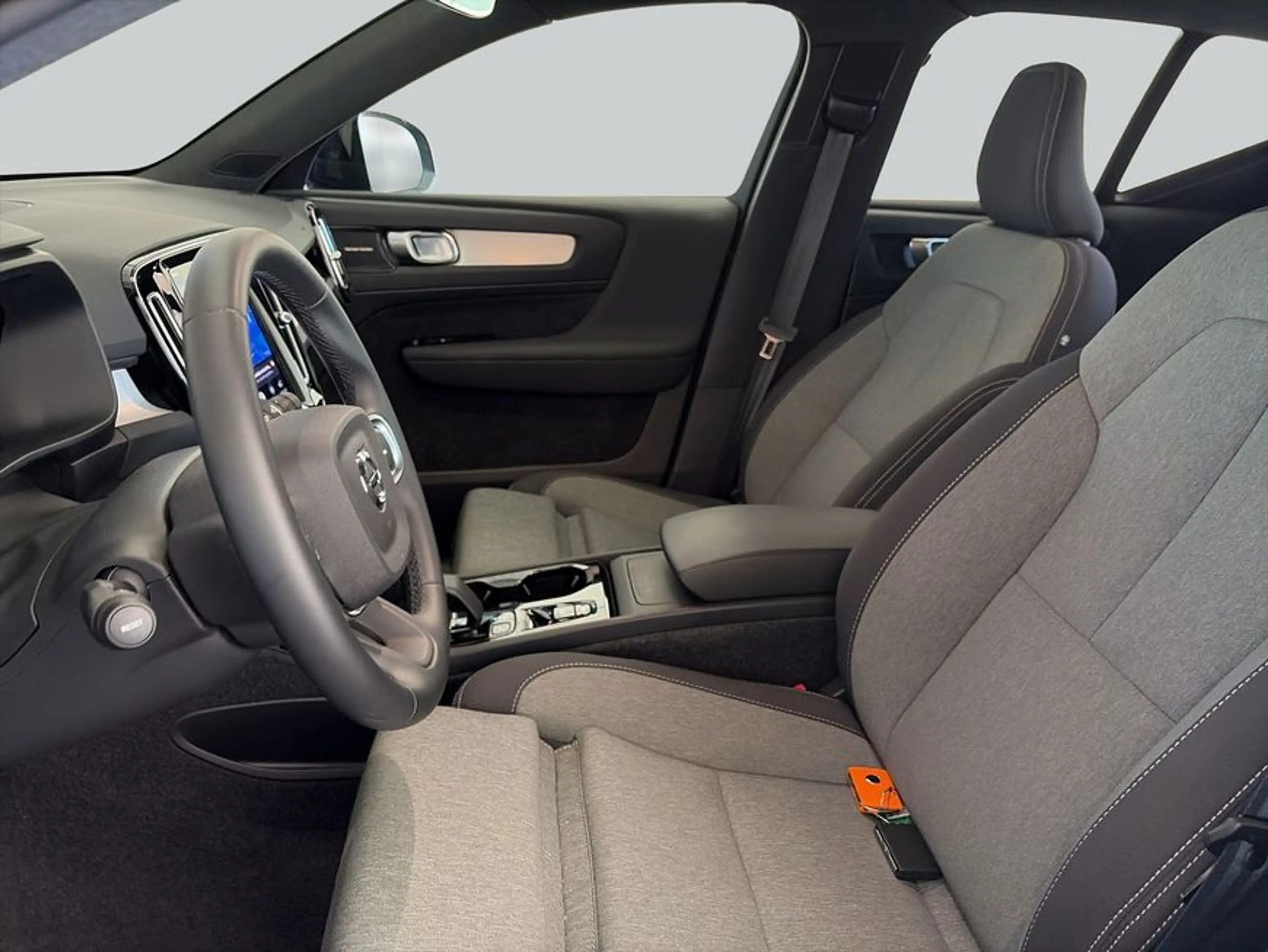 Volvo XC40 XC40 B3 B DKG Plus Black Edition — photo 10