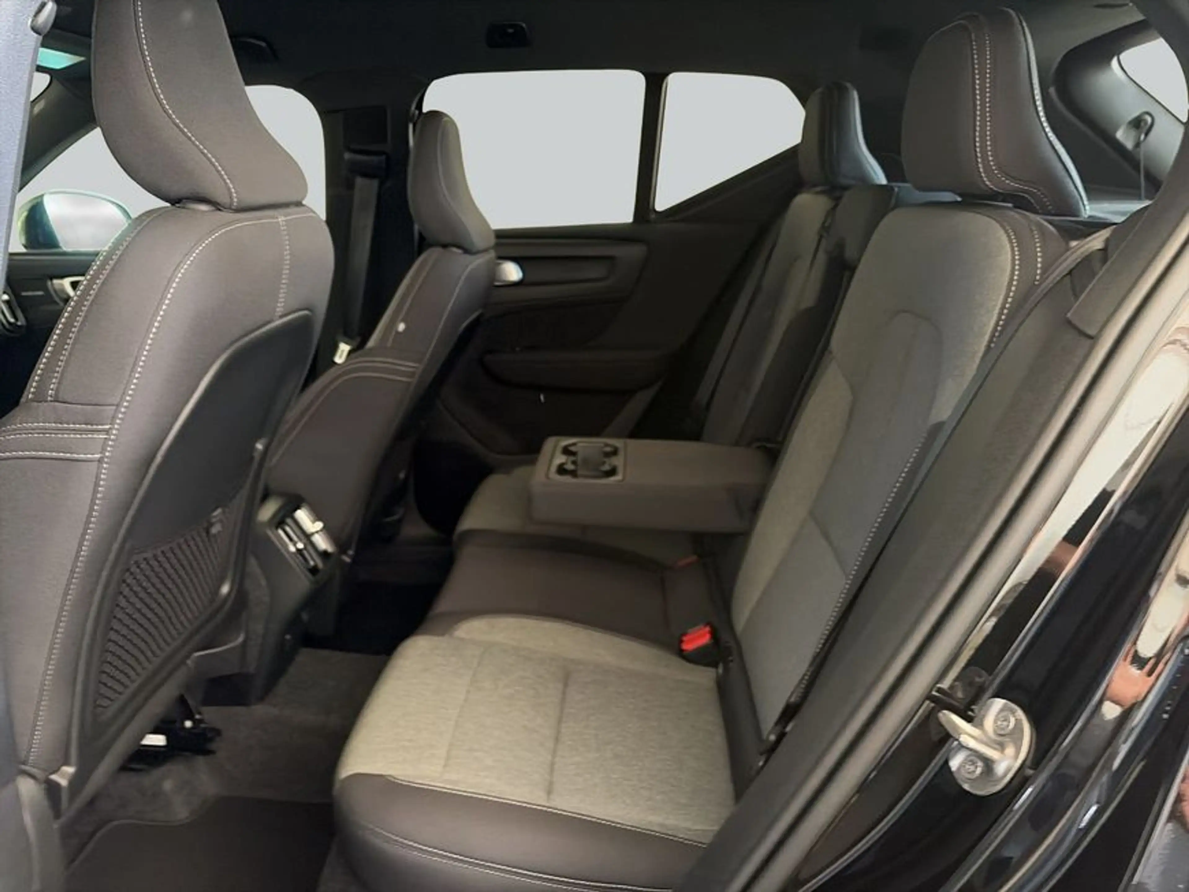 Volvo XC40 XC40 B3 B DKG Plus Black Edition — photo 11