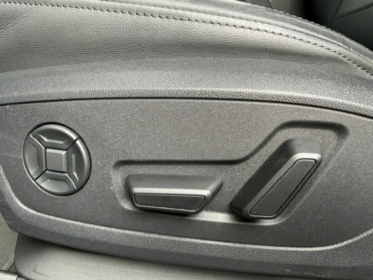 Audi Q3 35 TFSI S tronic Black Pack Leder Navi AppConnect AdapCruise Camera Led, миниатюра 16