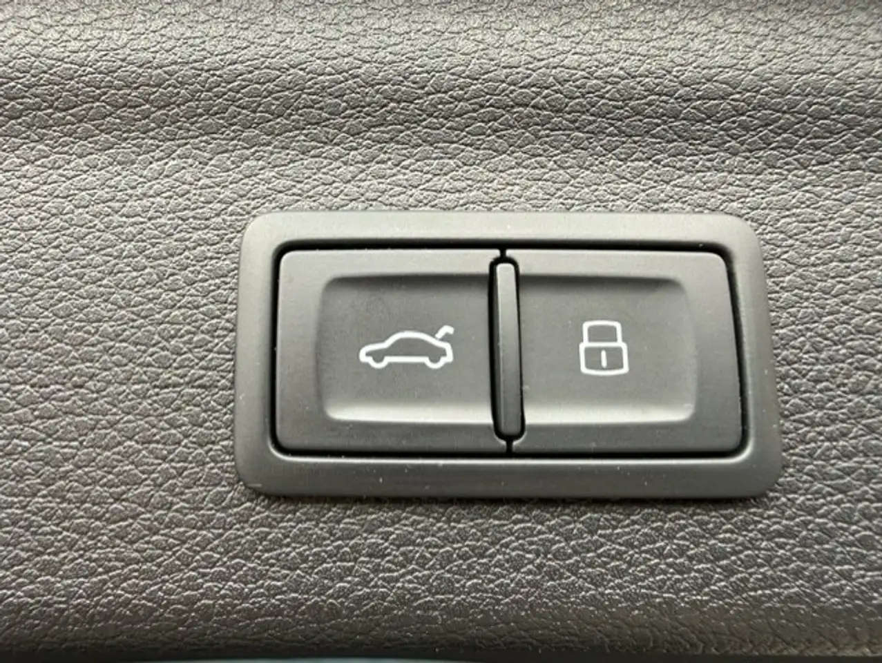 Audi Q3 35 TFSI S tronic Black Pack Leder Navi AppConnect AdapCruise Camera Led, миниатюра 18