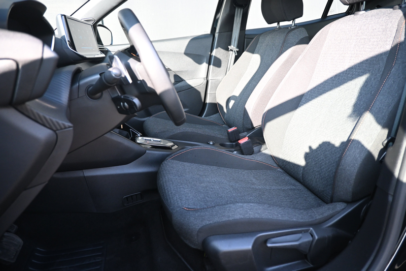 Peugeot 2008 1.2 Hybrid 145 Style | Navigatie by App | Parkeers — photo 7