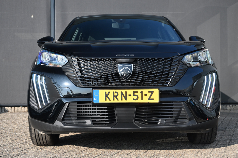 Peugeot 2008 1.2 Hybrid 145 Style | Navigatie by App | Parkeers — photo 4