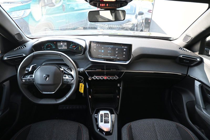 Peugeot 2008 1.2 Hybrid 145 Style | Navigatie by App | Parkeers — photo 10