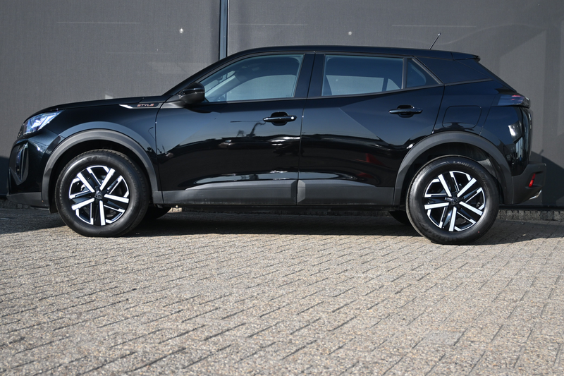 Peugeot 2008 1.2 Hybrid 145 Style | Navigatie by App | Parkeers — photo 3