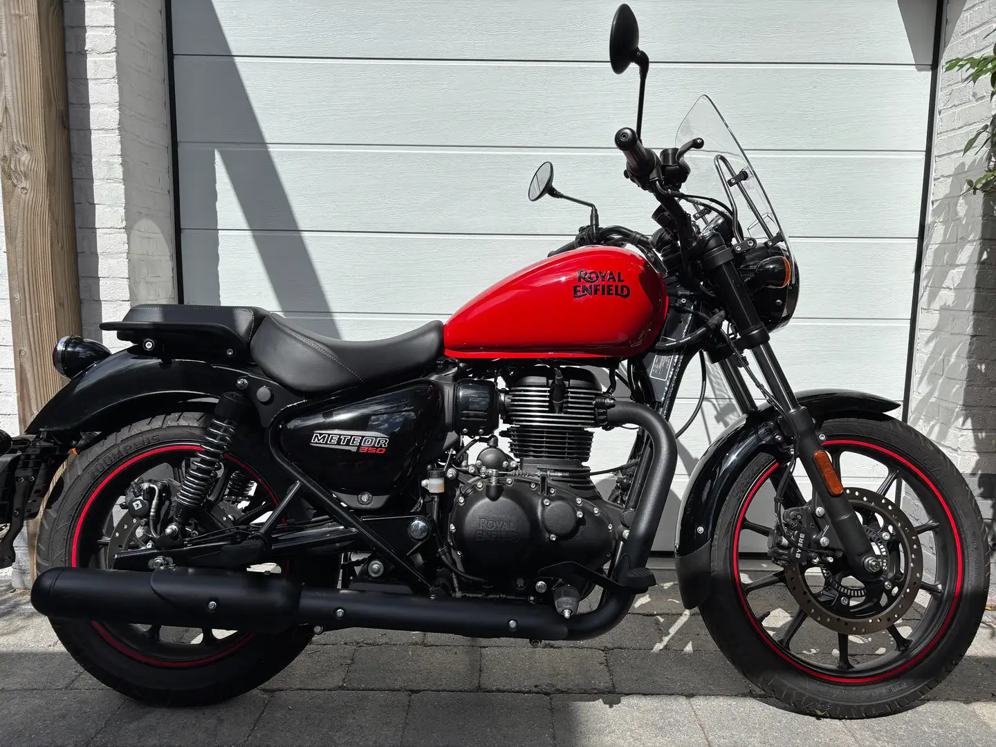 Royal Enfield Meteor 350 Fireball Red Rood - 1