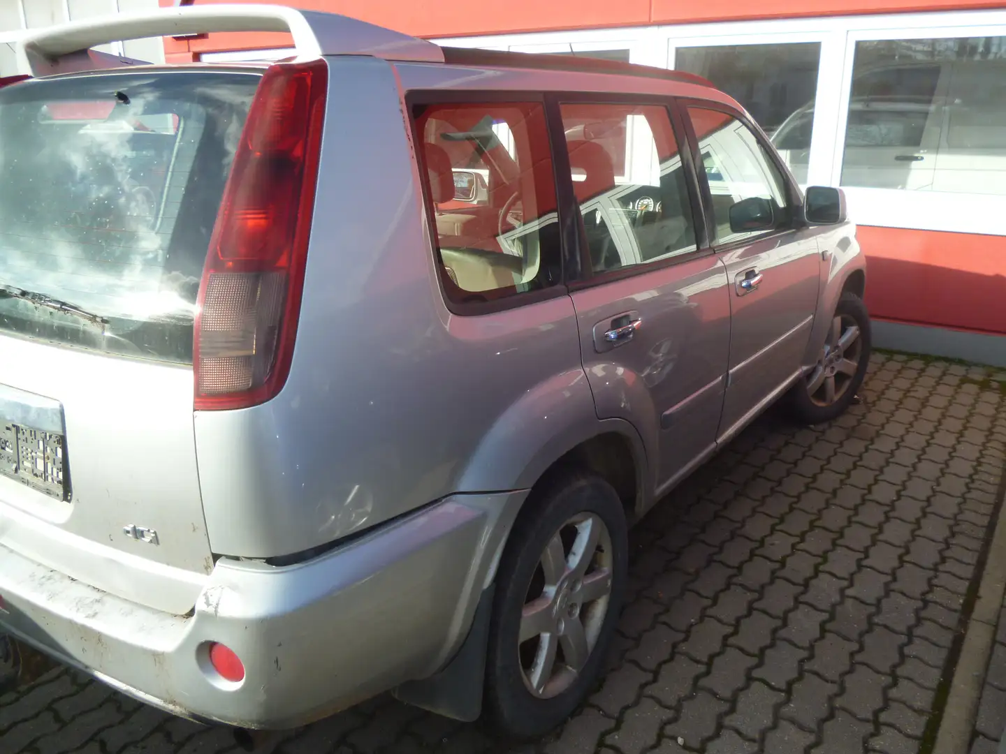 Nissan X-Trail 2.2 dCi 4x4 Elegance Motorschaden Gris - 2
