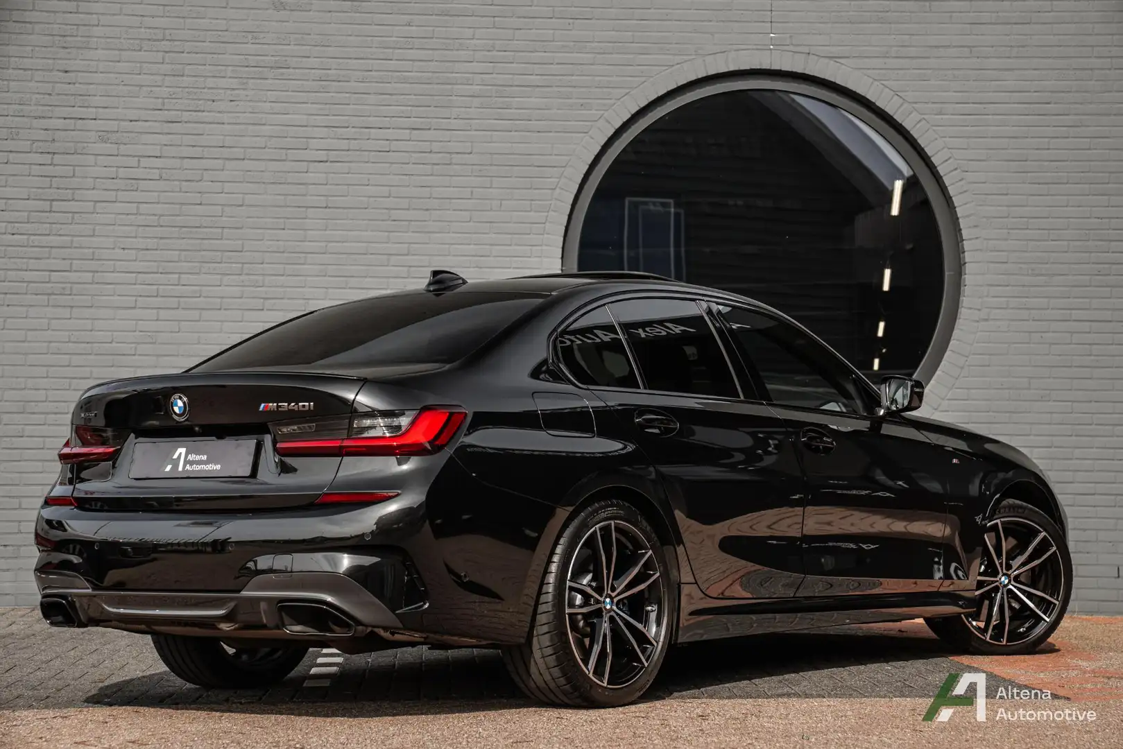 BMW 340 3-serie M340i xDrive High Executive BTW, 360 camer Zwart - 2