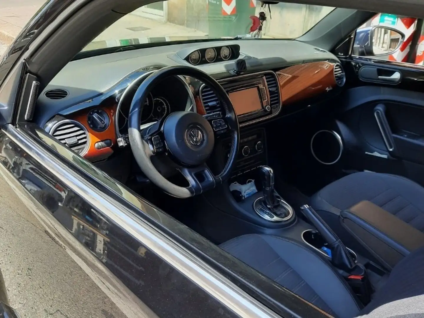 Volkswagen Maggiolino 2.0 tdi Fender Edition dsg - 2