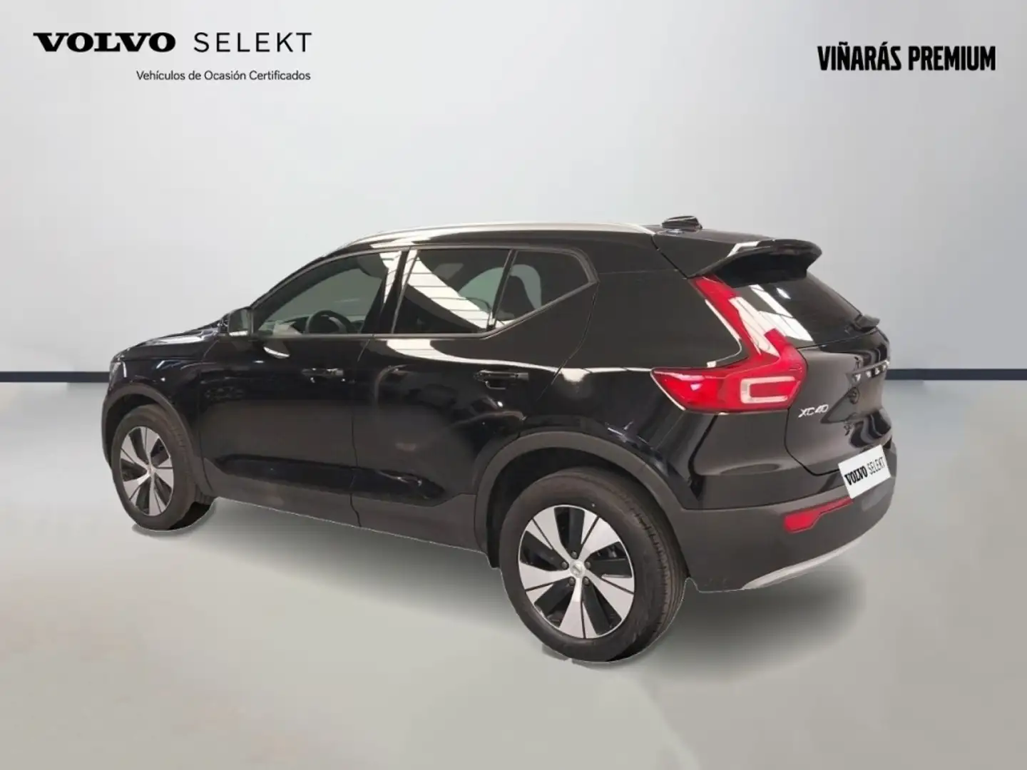 Volvo XC40 T2 Momentum Core Aut. Zwart - 2