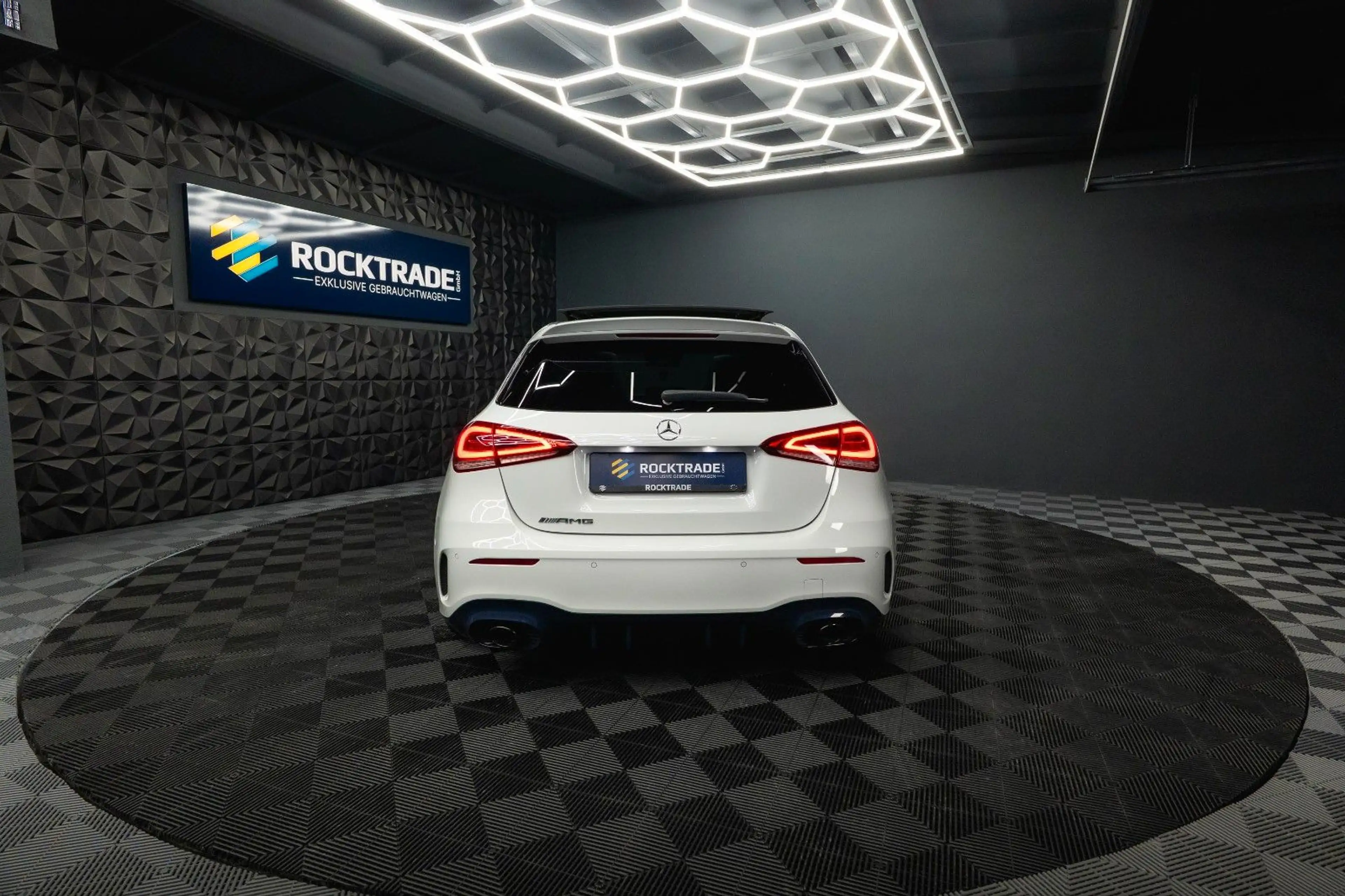 Mercedes-Benz A 35 AMG 4Matic Night-Paket *Pano*LED*ACC*DAB* — photo 13