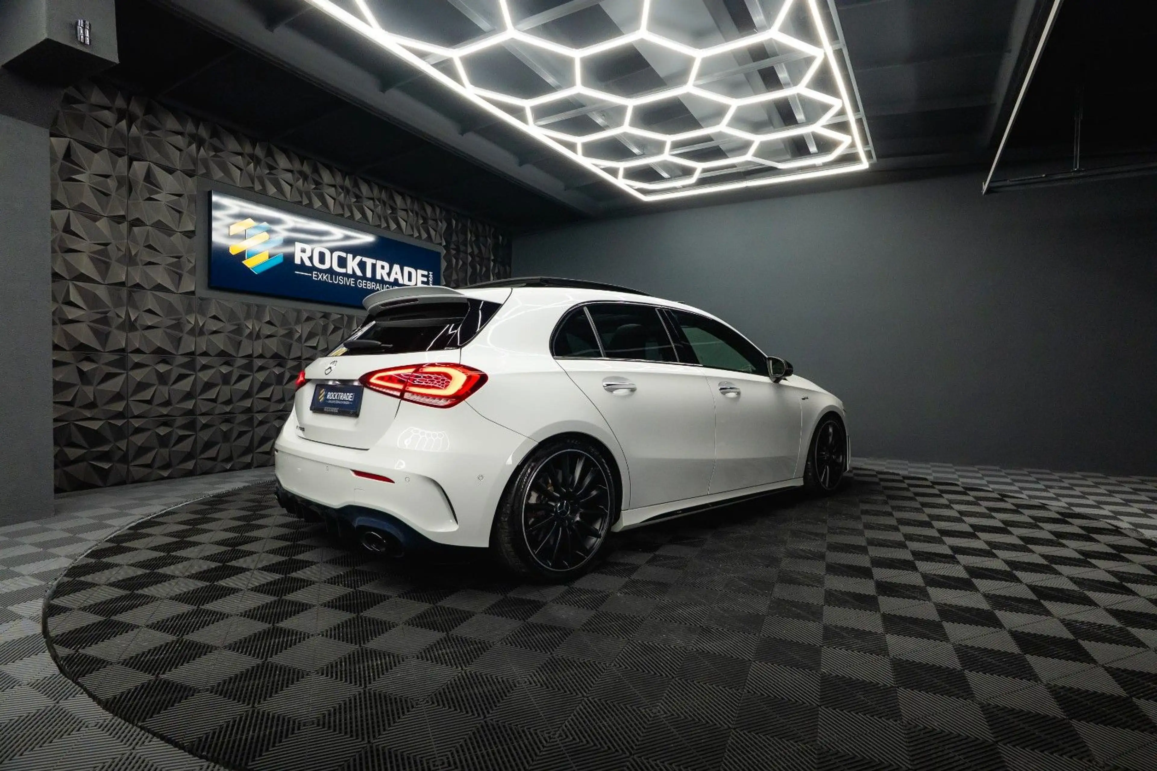 Mercedes-Benz A 35 AMG 4Matic Night-Paket *Pano*LED*ACC*DAB* — photo 11