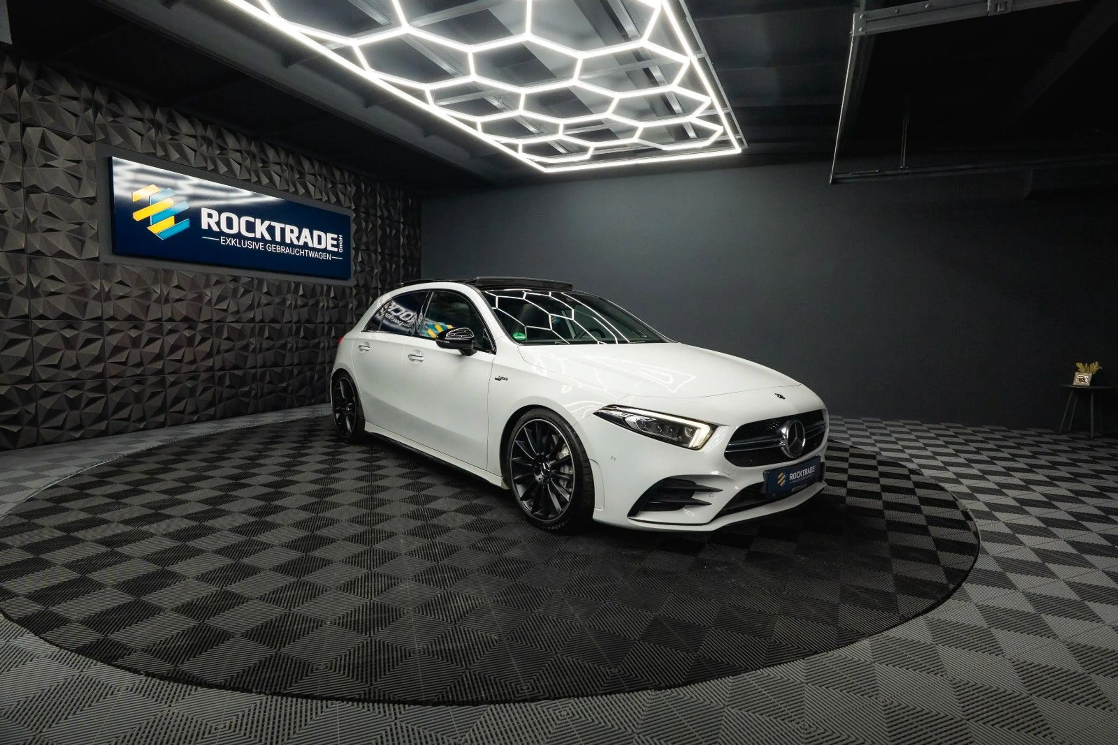 Mercedes-Benz A 35 AMG 4Matic Night-Paket *Pano*LED*ACC*DAB* — photo 7