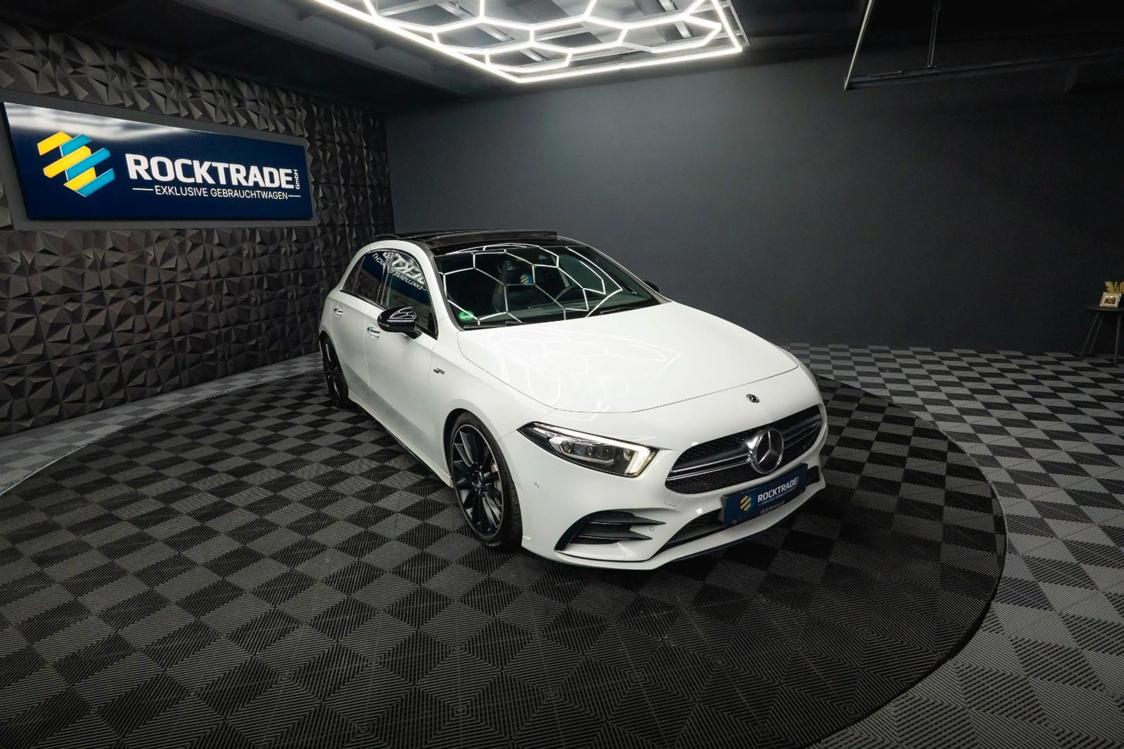 Mercedes-Benz A 35 AMG 4Matic Night-Paket *Pano*LED*ACC*DAB* — photo 6
