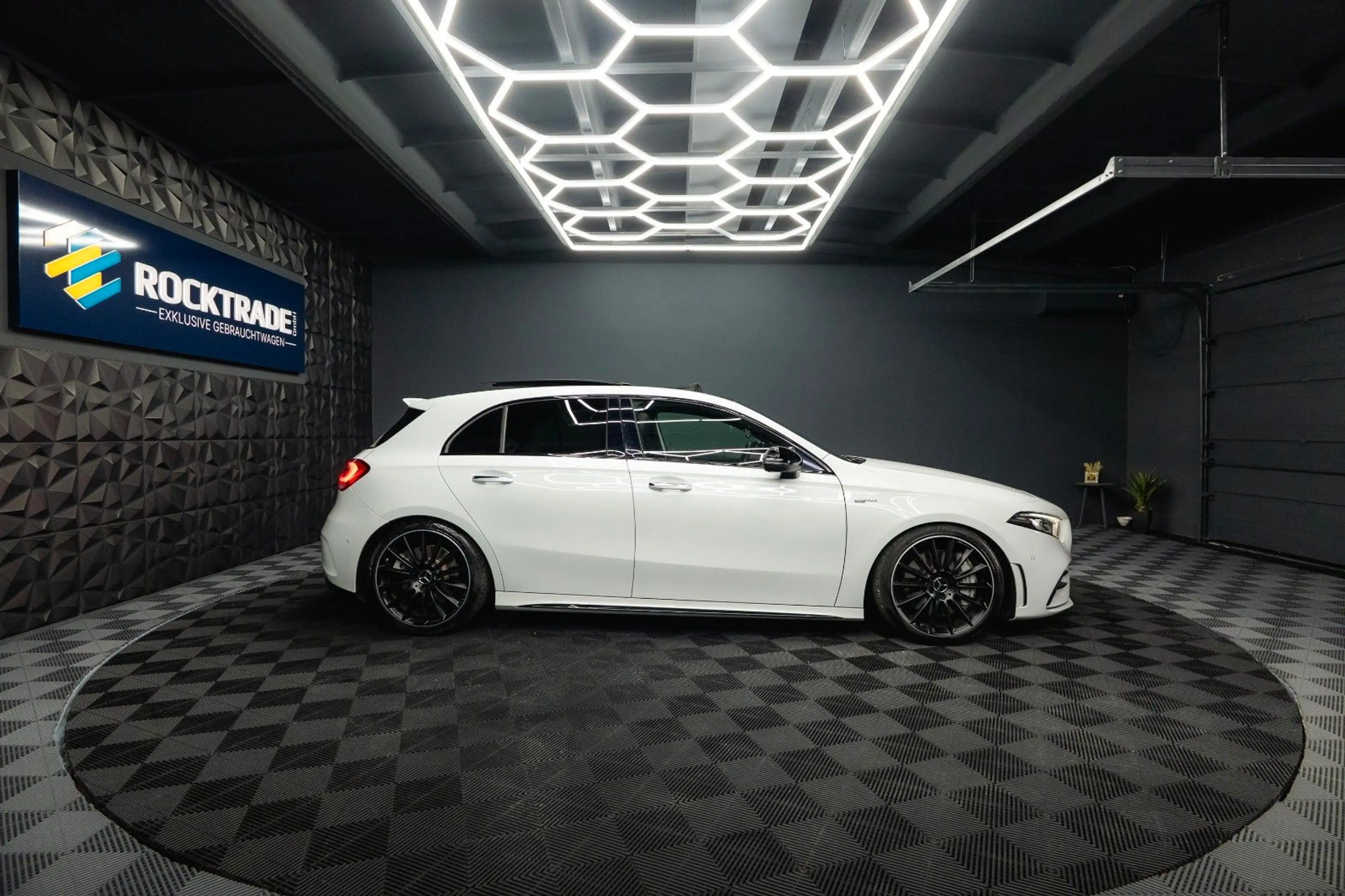 Mercedes-Benz A 35 AMG 4Matic Night-Paket *Pano*LED*ACC*DAB* — photo 8