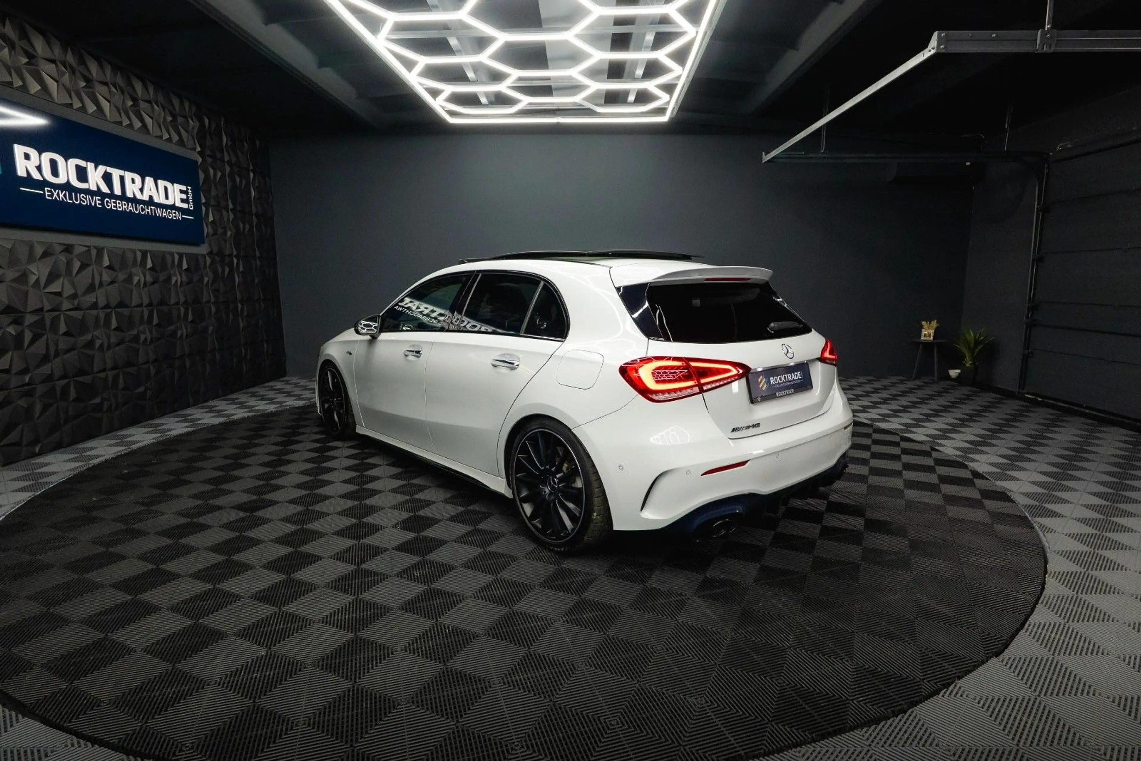 Mercedes-Benz A 35 AMG 4Matic Night-Paket *Pano*LED*ACC*DAB* — photo 15