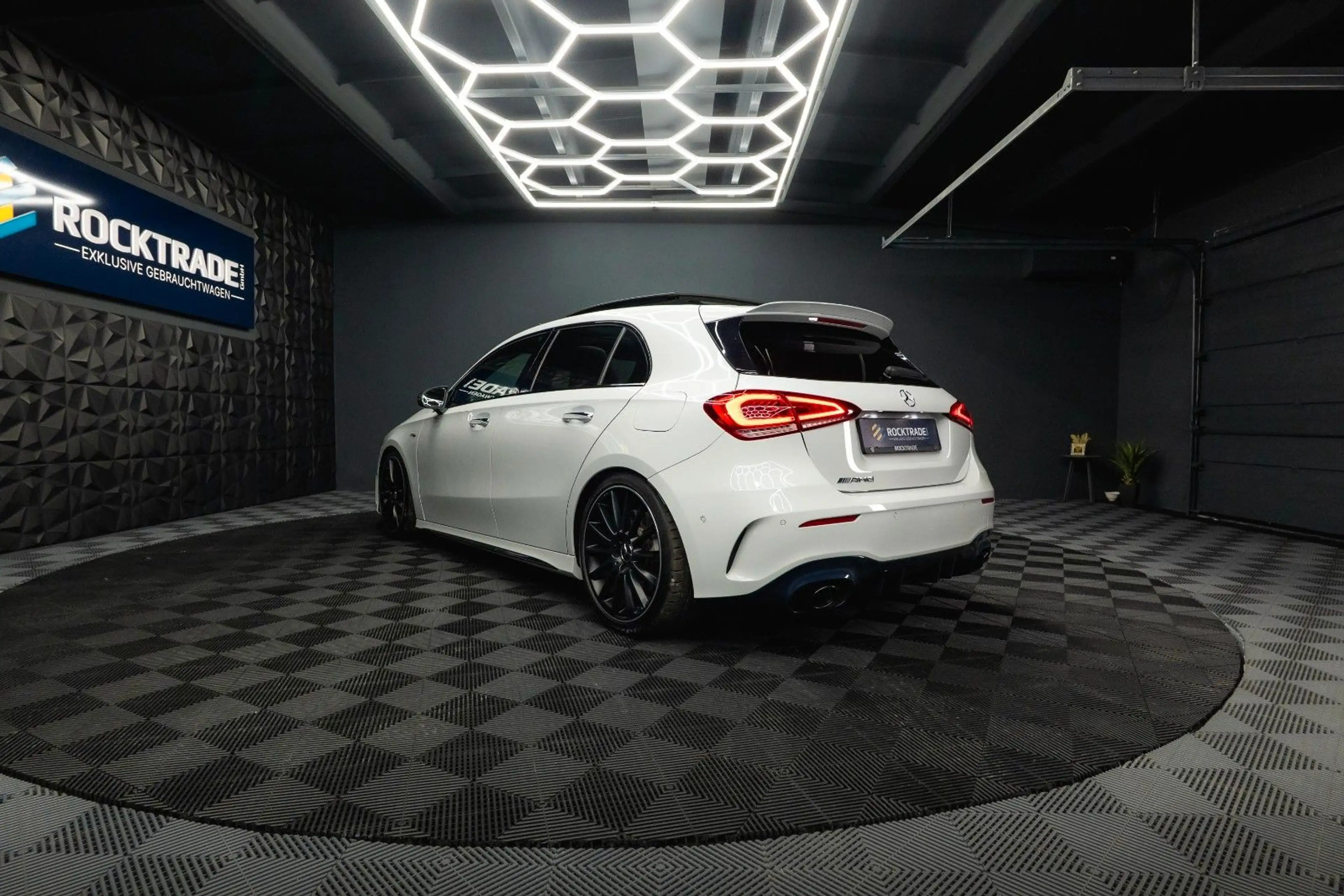 Mercedes-Benz A 35 AMG 4Matic Night-Paket *Pano*LED*ACC*DAB* — photo 14