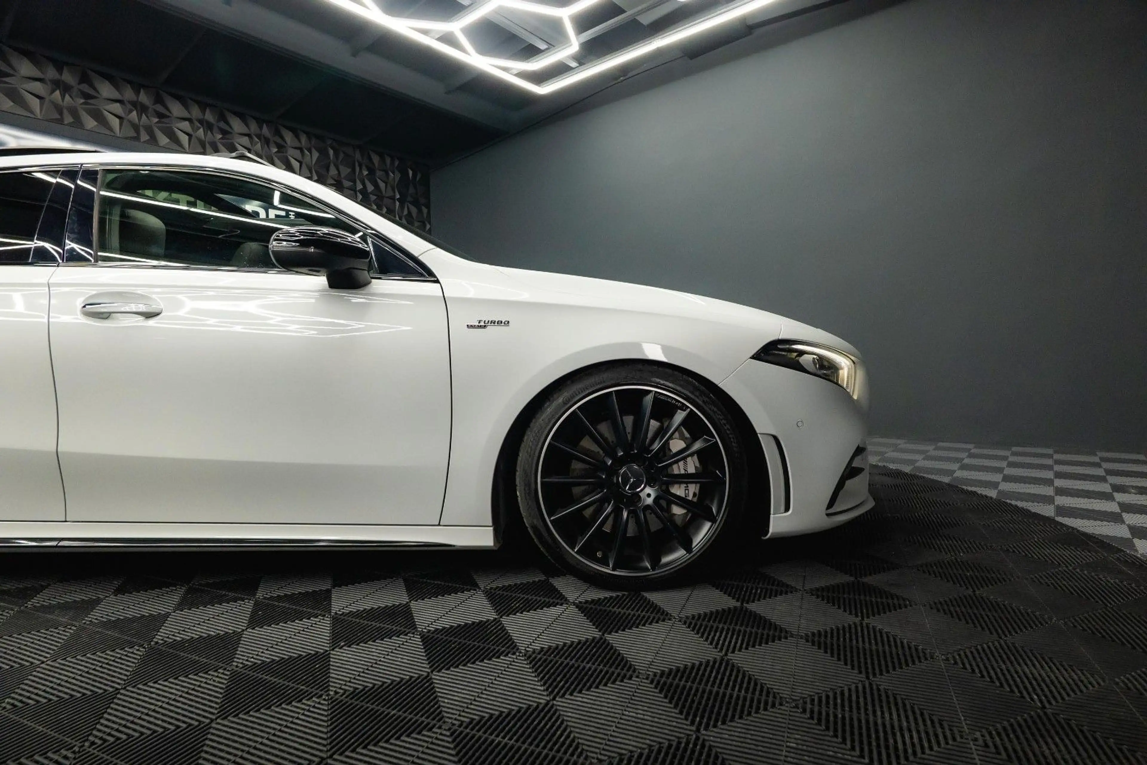 Mercedes-Benz A 35 AMG 4Matic Night-Paket *Pano*LED*ACC*DAB* — photo 9