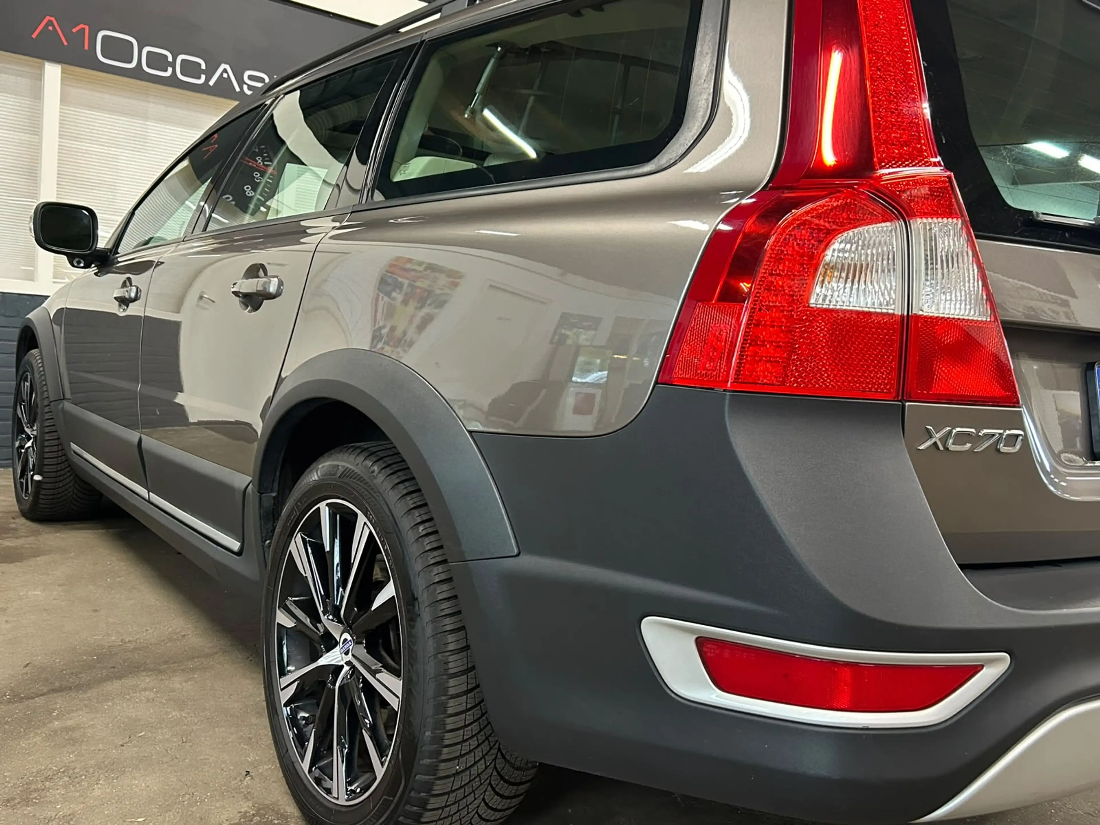 Volvo XC70 3.2 Summum + LEDER + STOELVERWARMING — photo 27