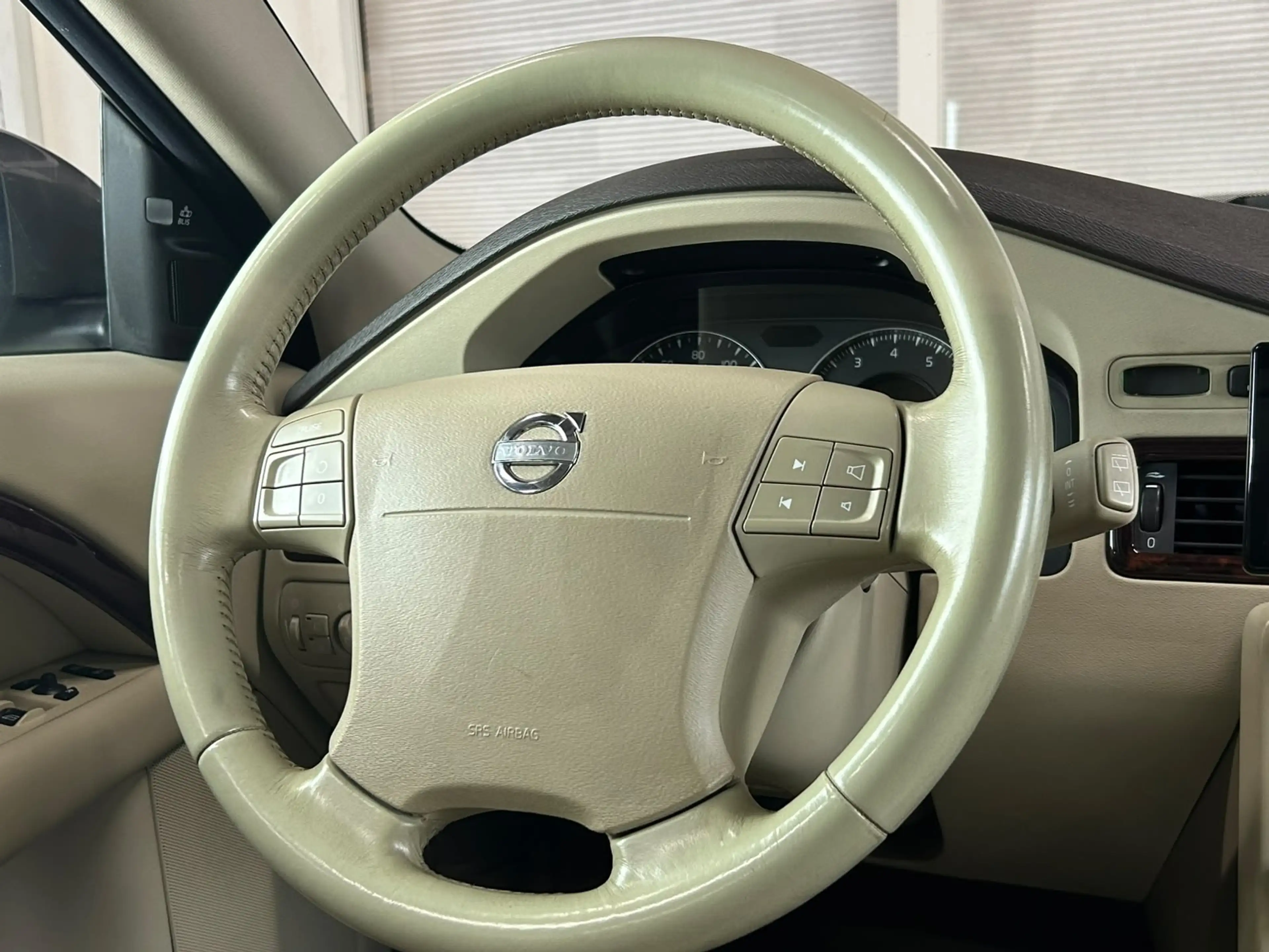 Volvo XC70 3.2 Summum + LEDER + STOELVERWARMING — photo 7