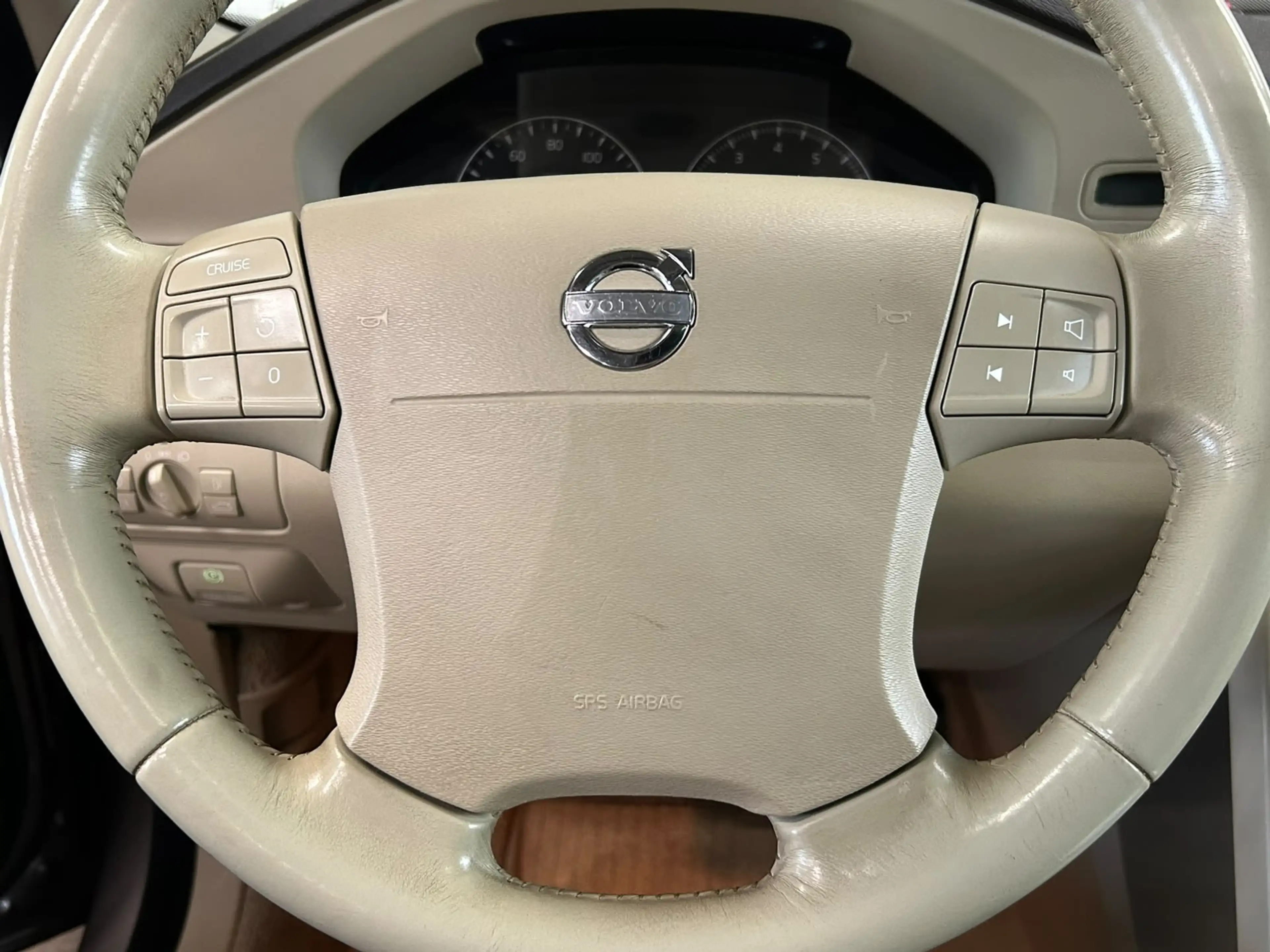 Volvo XC70 3.2 Summum + LEDER + STOELVERWARMING — photo 8