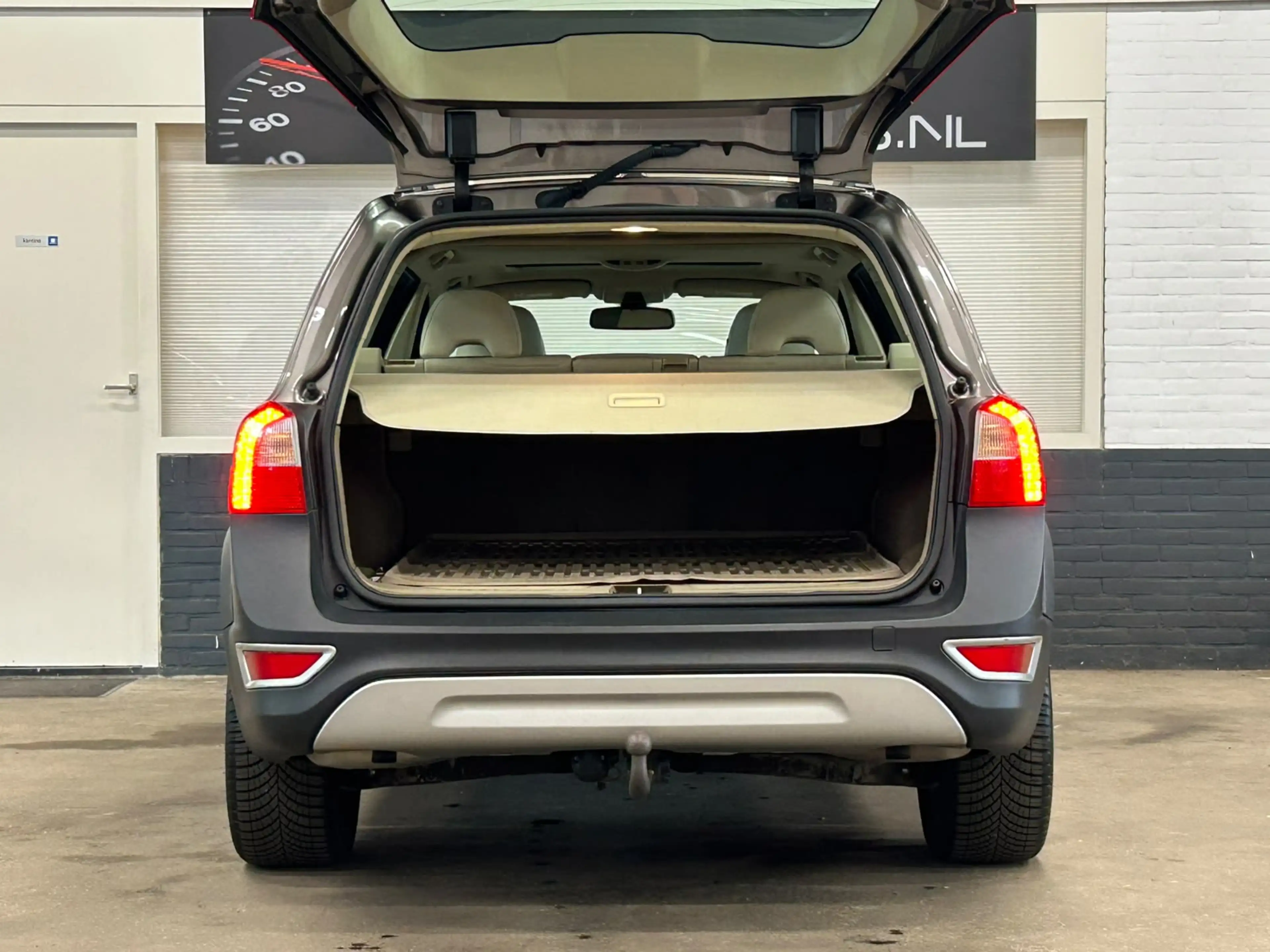 Volvo XC70 3.2 Summum + LEDER + STOELVERWARMING — photo 26