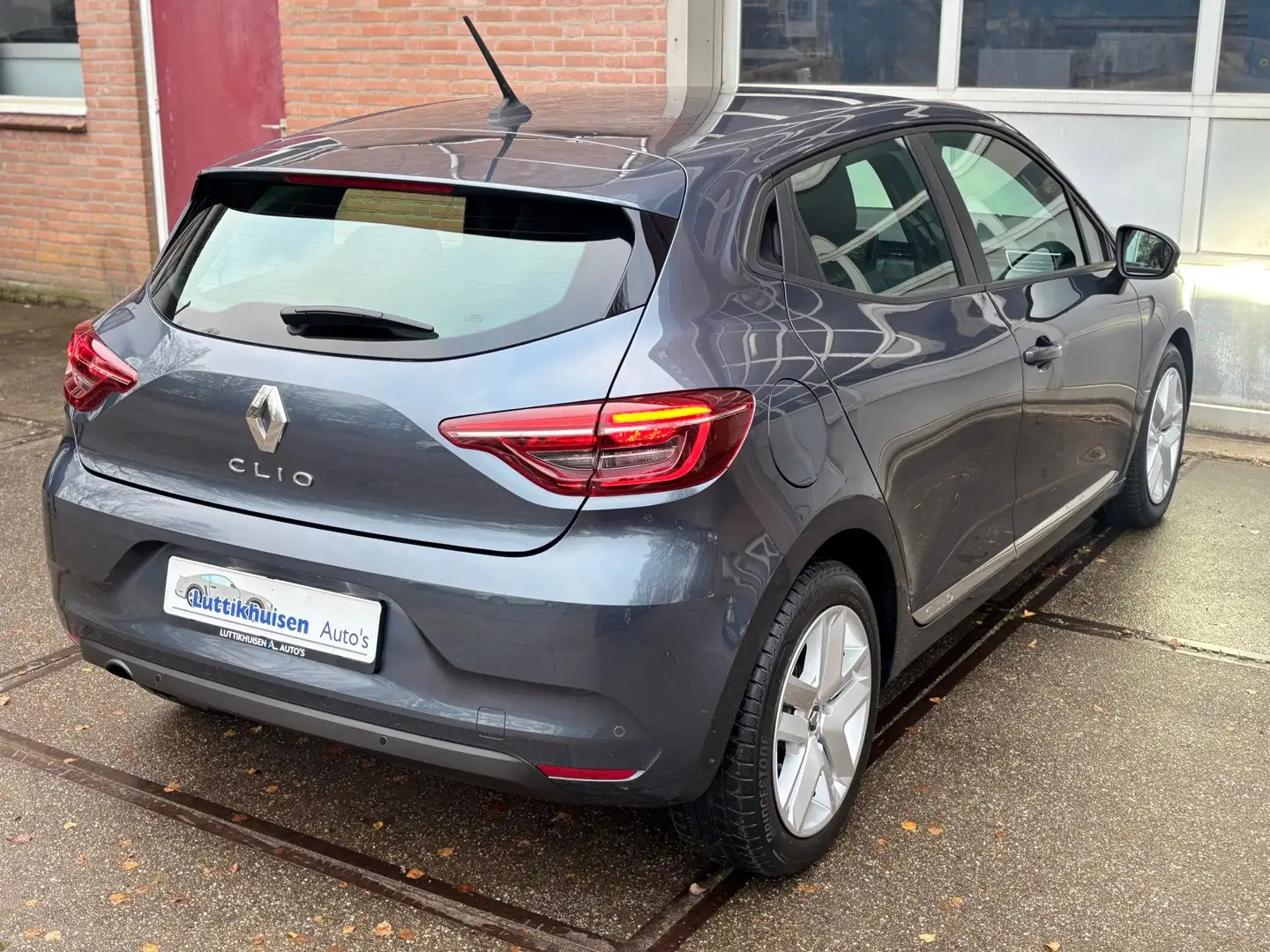 Renault Clio 1.0 TCe Business Zen,CRUISE,LED,LINE ASS,MIRORLINK Gris - 2