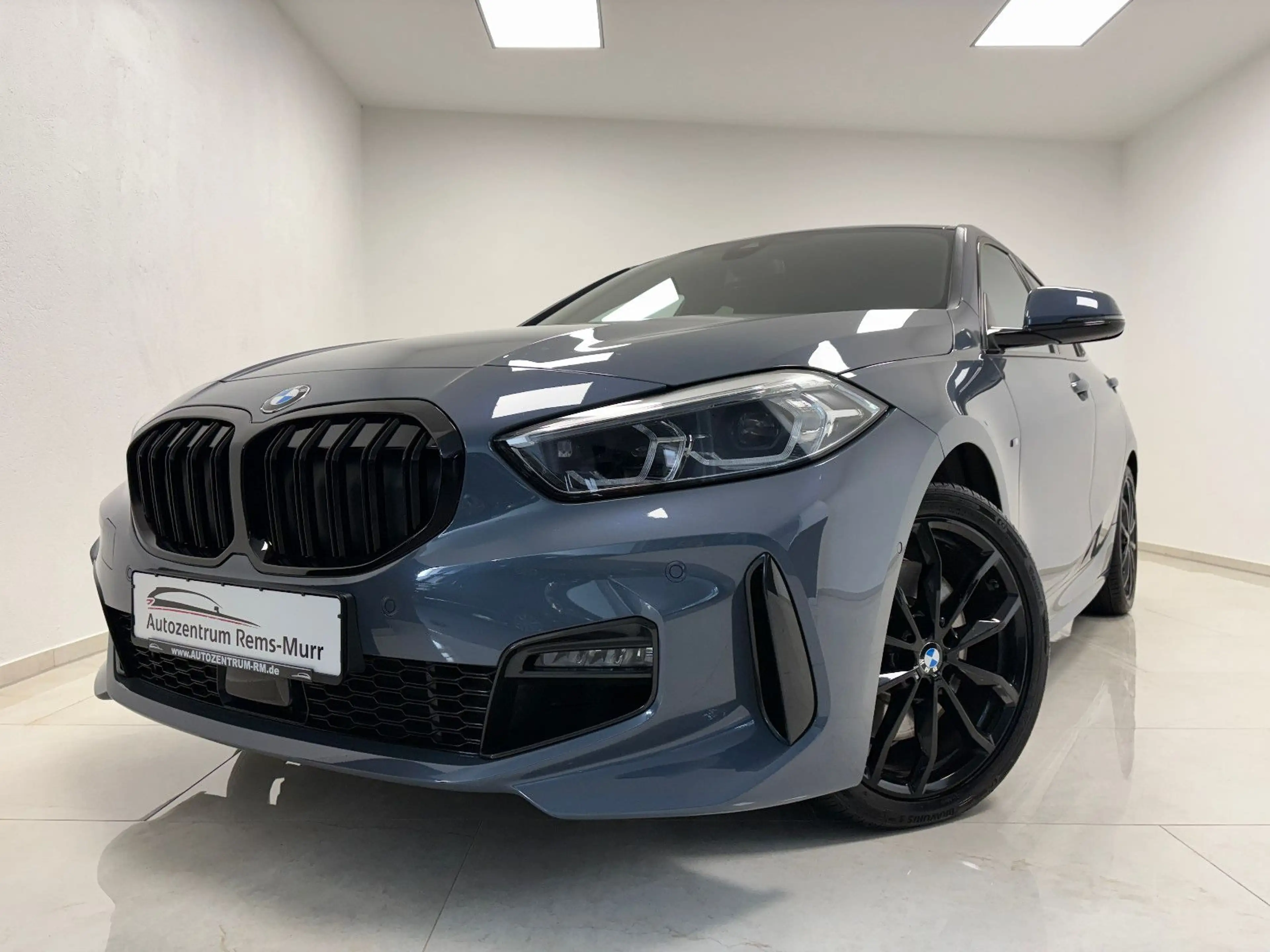 BMW 120 i M-PAKET*KAMERA*STORM BAY*PANO*