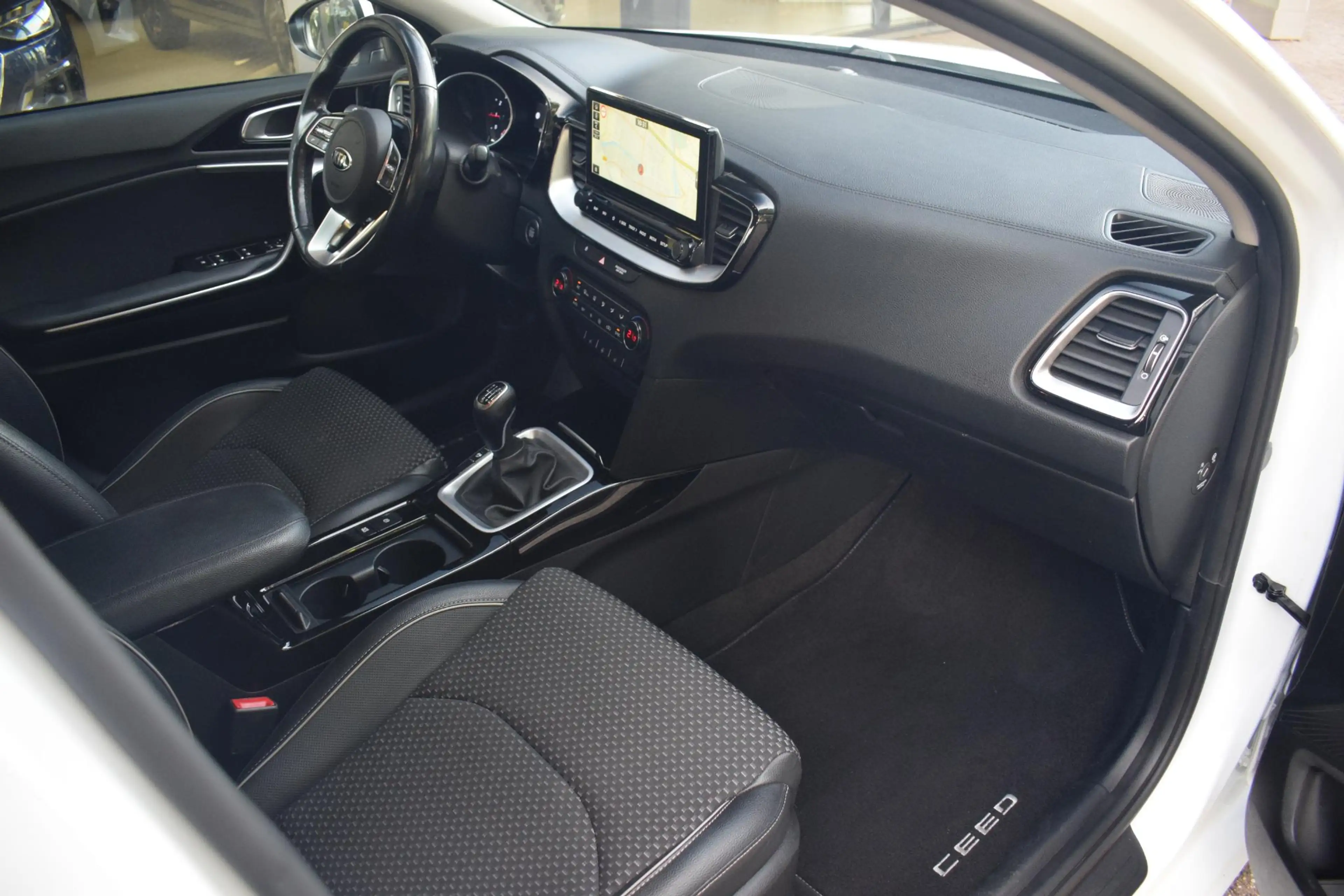 Kia Ceed SW / cee'd SW Sportswagon 1.0 T-GDi DynamicPlusLine — photo 13