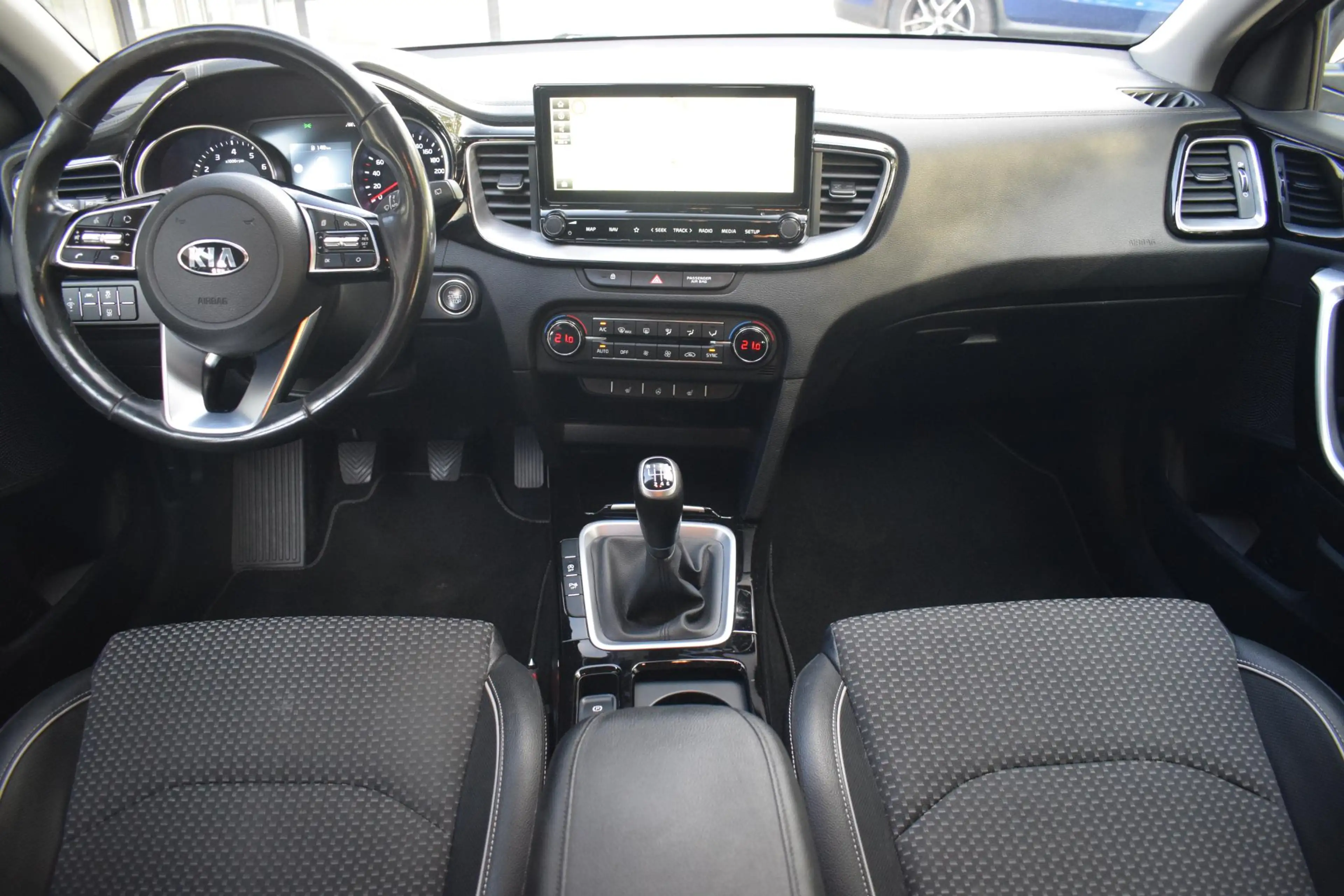 Kia Ceed SW / cee'd SW Sportswagon 1.0 T-GDi DynamicPlusLine — photo 21