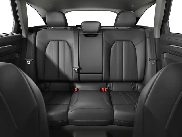 Audi A6 view 11