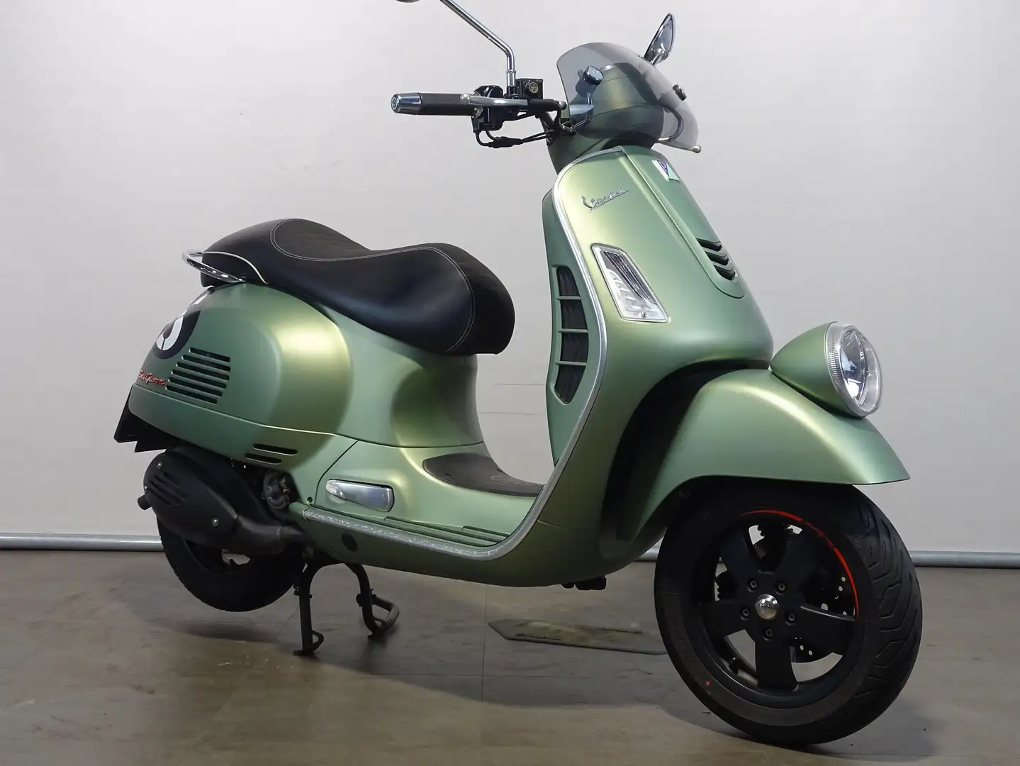 Vespa GTV 300 Verde - 2