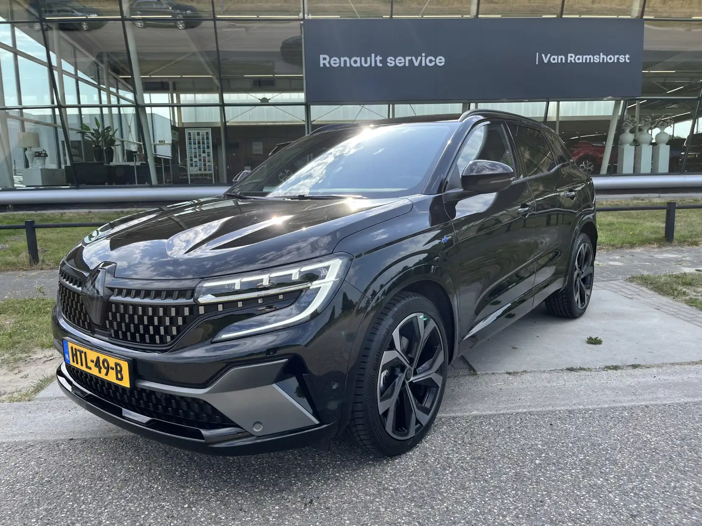 Renault Austral 1.2 E-Tech full hybrid 200 Esprit Alpine / Dealer Zwart - 1