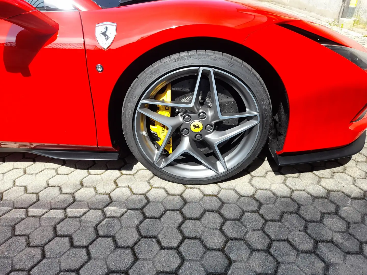Ferrari F8 Spider - 2